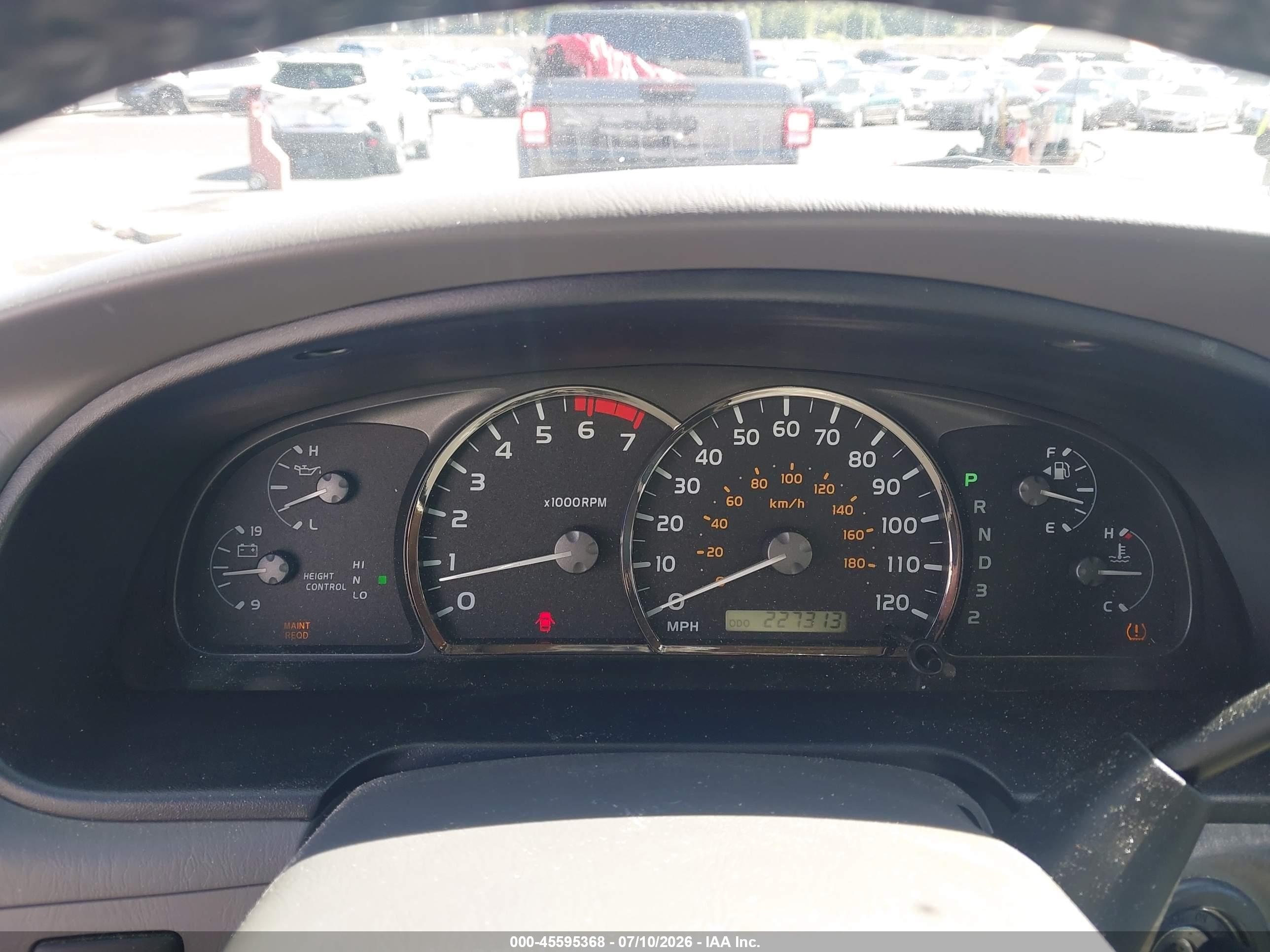 2005 Toyota Sequoia Sr5 V8 White vin: 5TDBT44A25S241816
