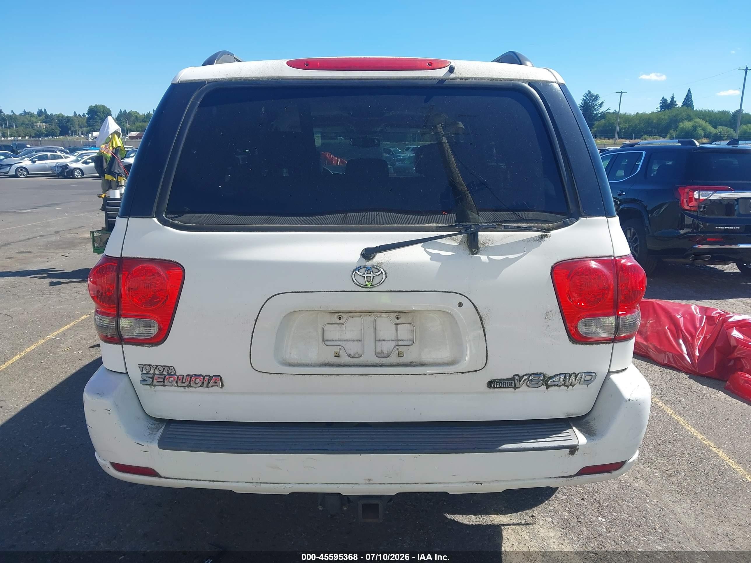 2005 Toyota Sequoia Sr5 V8 White vin: 5TDBT44A25S241816