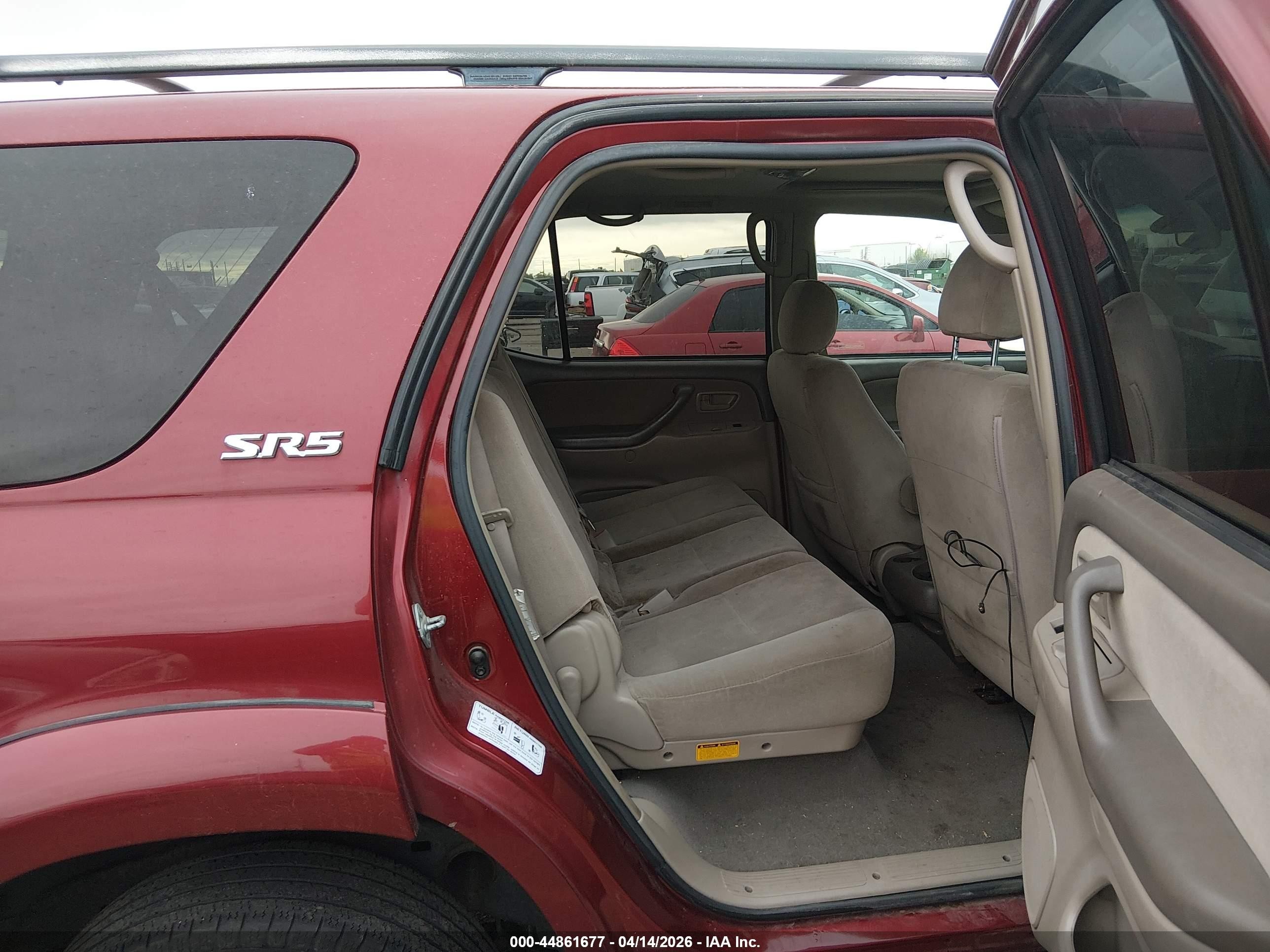 2006 Toyota Sequoia Sr5 V8 Red vin: 5TDBT44A26S261968