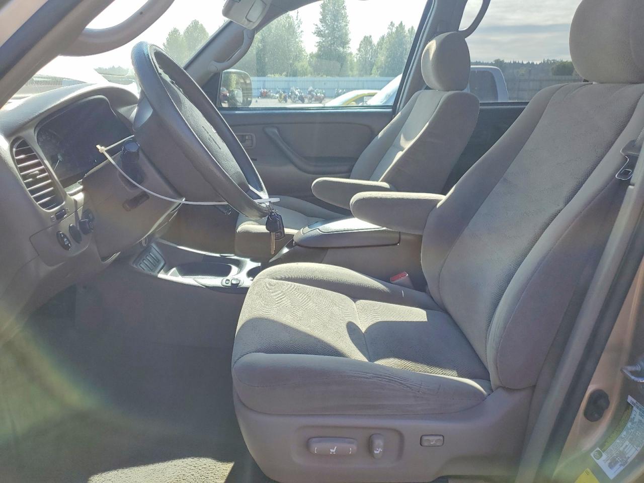 2006 Toyota Sequoia Sr5 Gold vin: 5TDBT44A26S264546