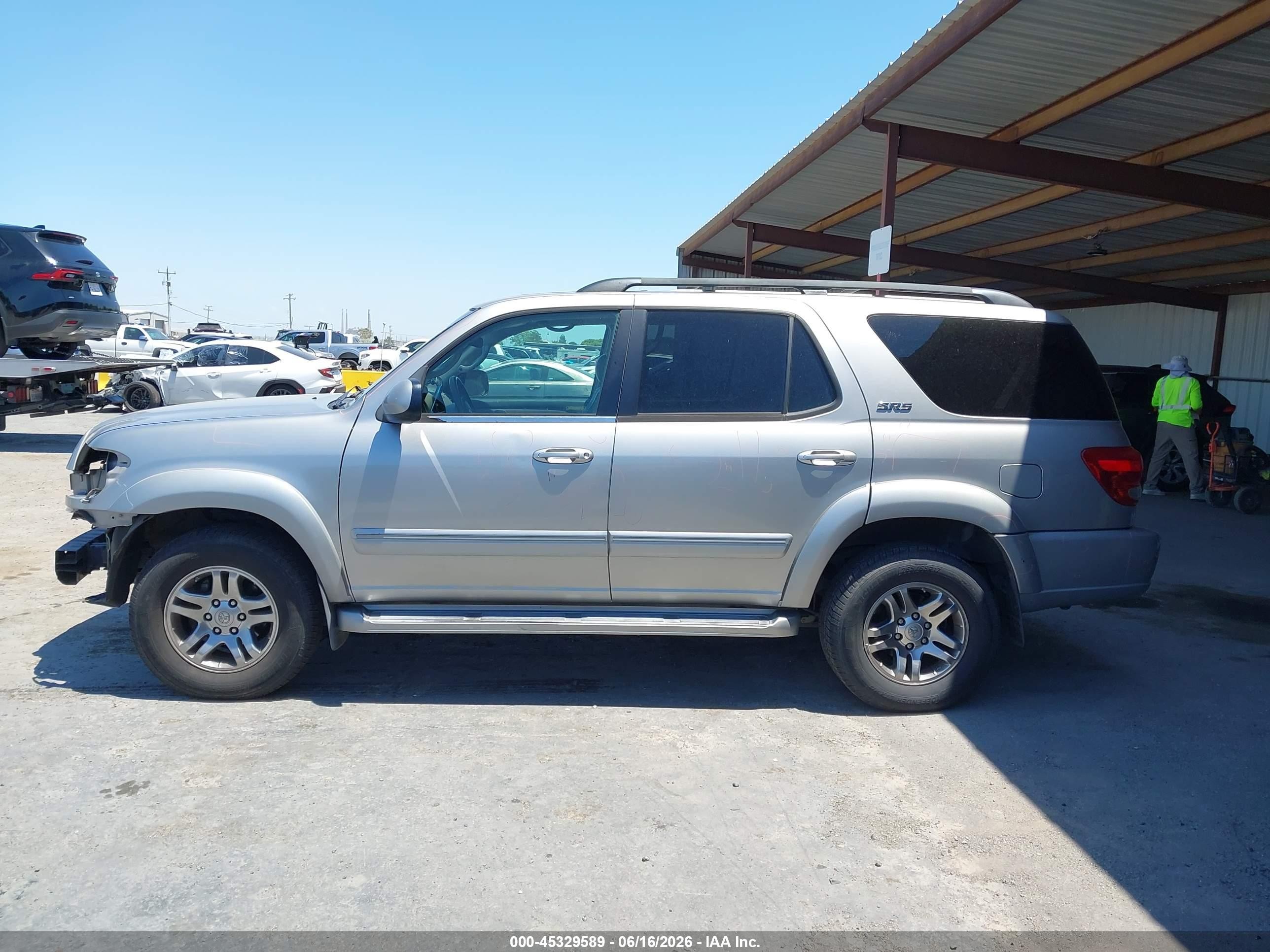 2007 Toyota Sequoia Sr5 V8 Silver vin: 5TDBT44A27S285527
