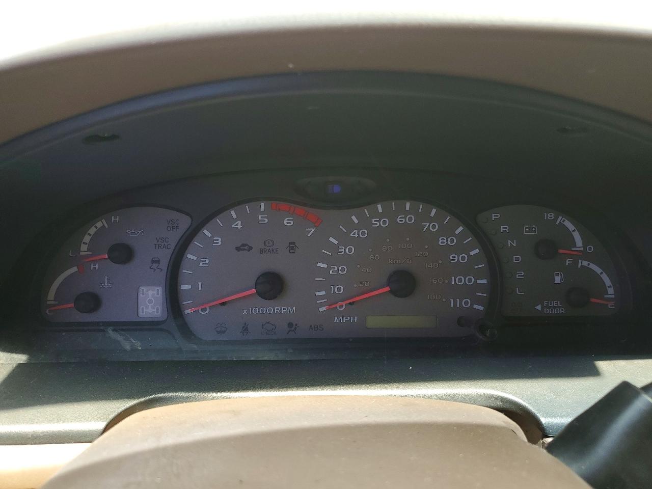 2002 Toyota Sequoia Sr5 Beige vin: 5TDBT44A32S056458