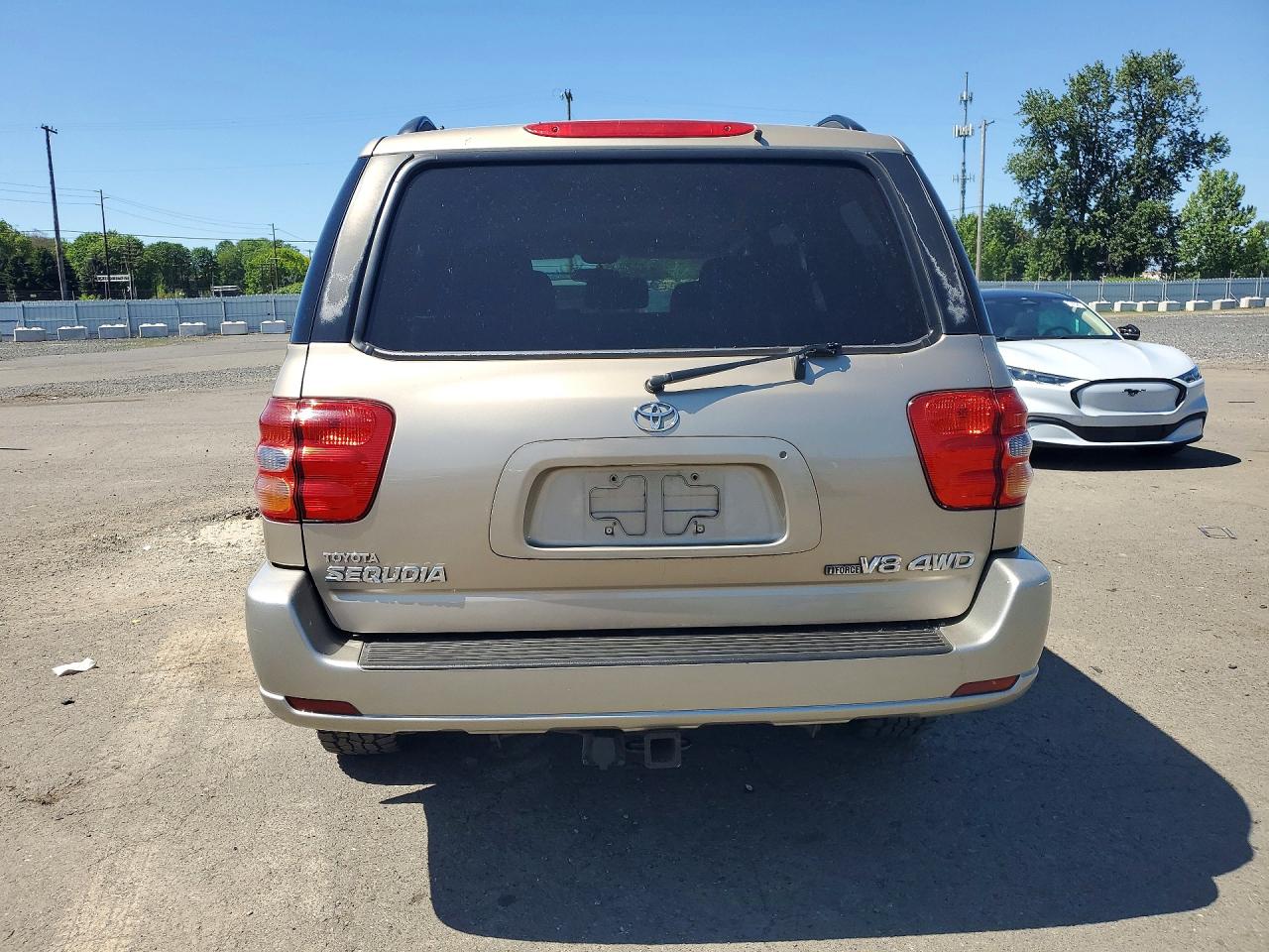 2004 Toyota Sequoia Sr5 Tan vin: 5TDBT44A34S205180