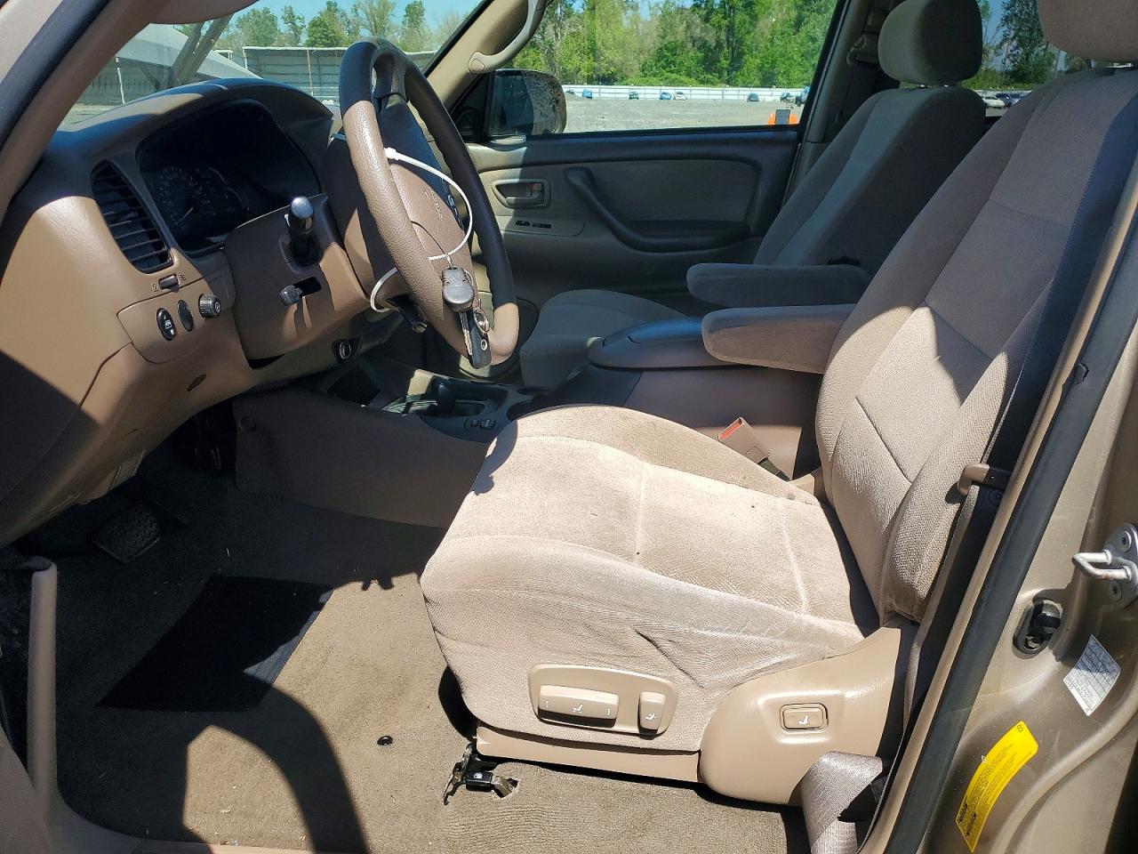 2004 Toyota Sequoia Sr5 Tan vin: 5TDBT44A34S205180