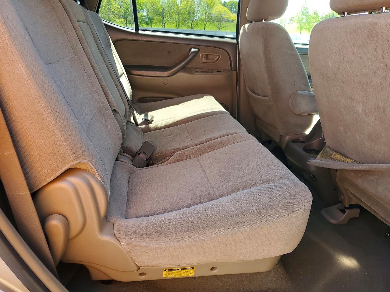 2004 Toyota Sequoia Sr5 Tan vin: 5TDBT44A34S205180