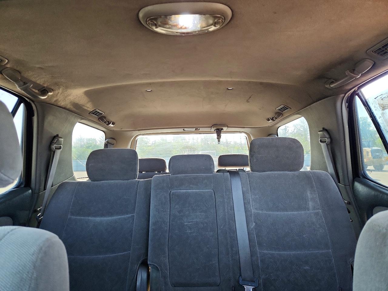 2004 Toyota Sequoia Sr5 Серый vin: 5TDBT44A34S205504
