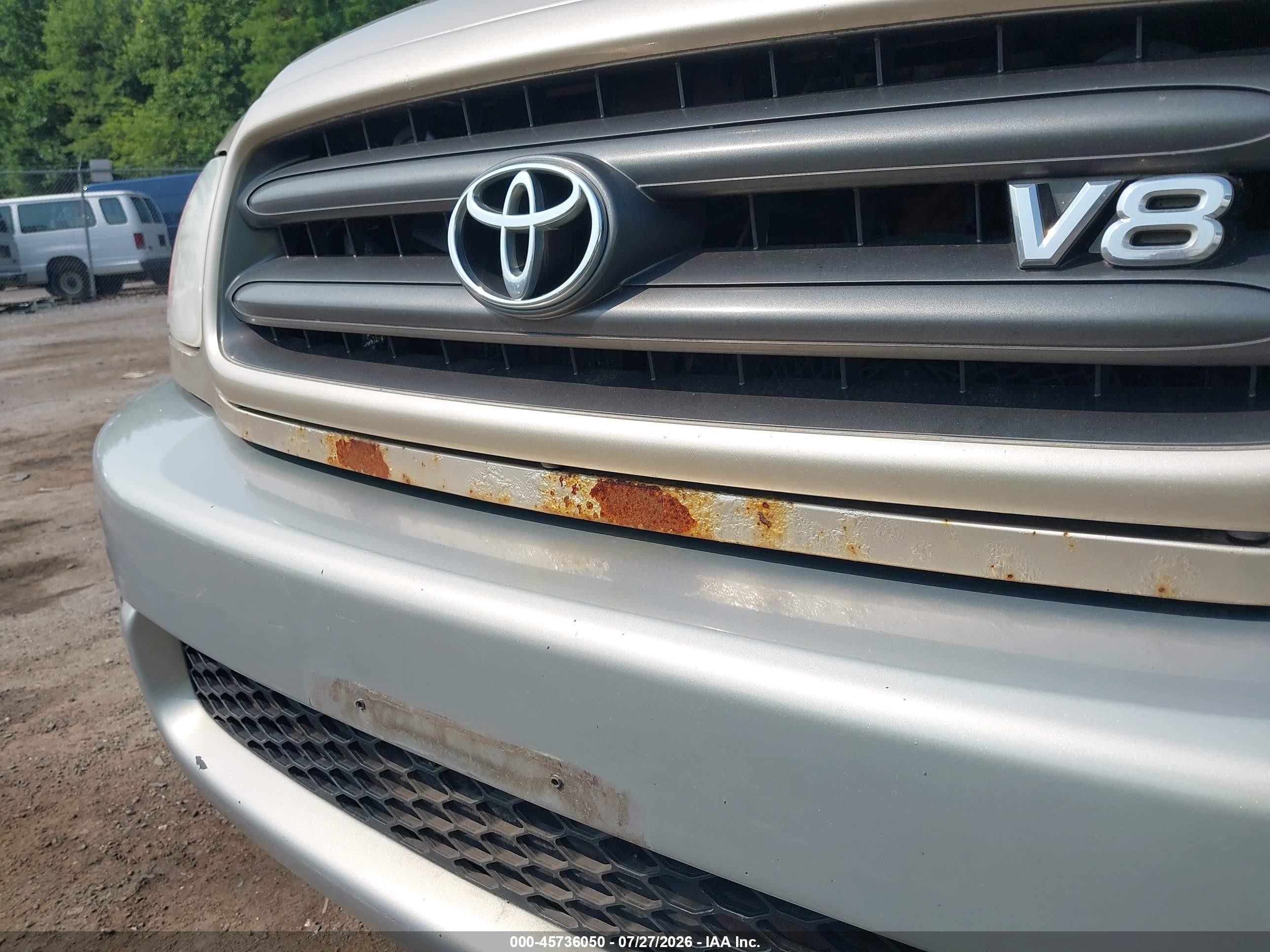 2004 Toyota Sequoia Sr5 V8 Gold vin: 5TDBT44A34S216017