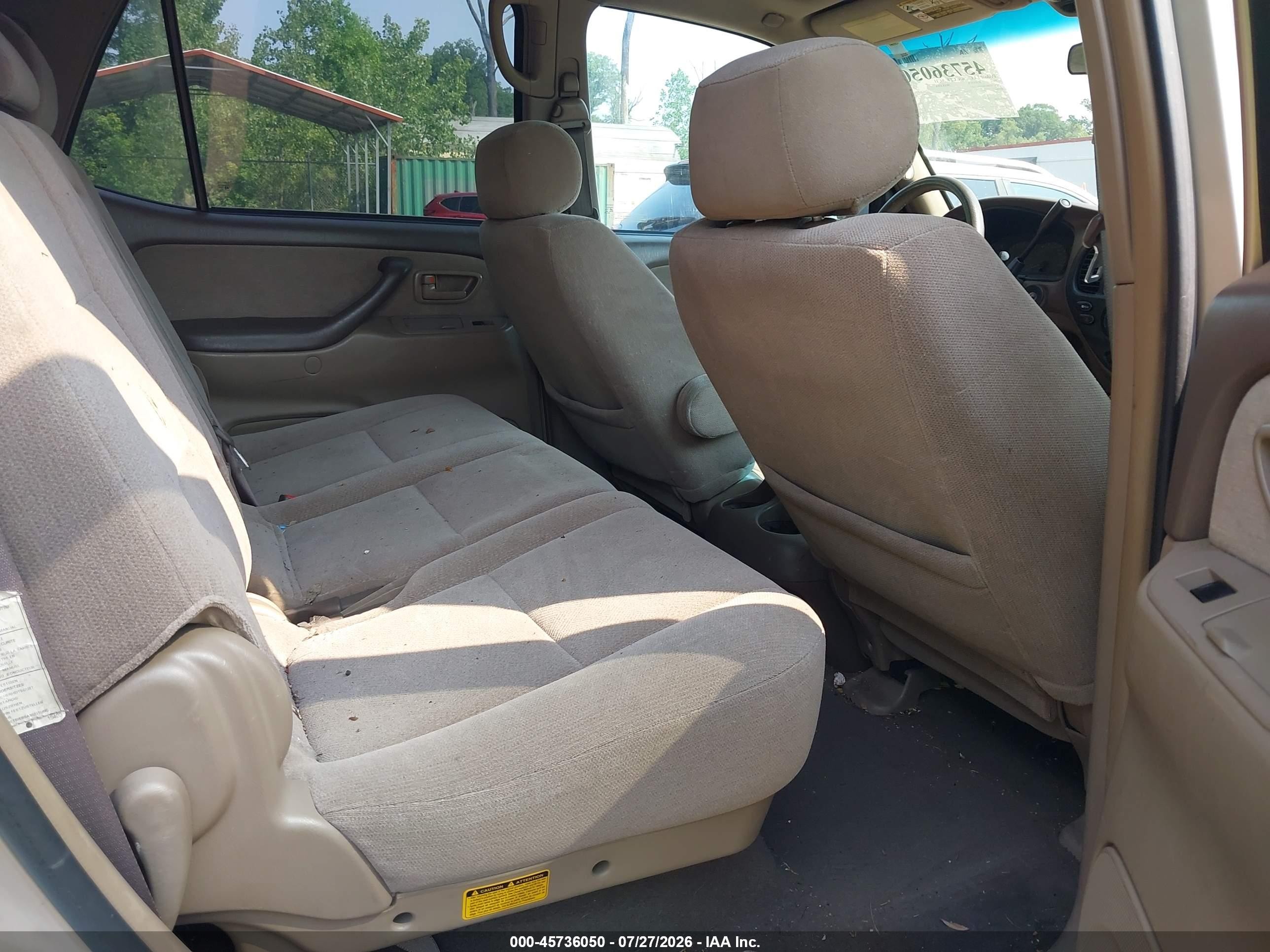 2004 Toyota Sequoia Sr5 V8 Gold vin: 5TDBT44A34S216017