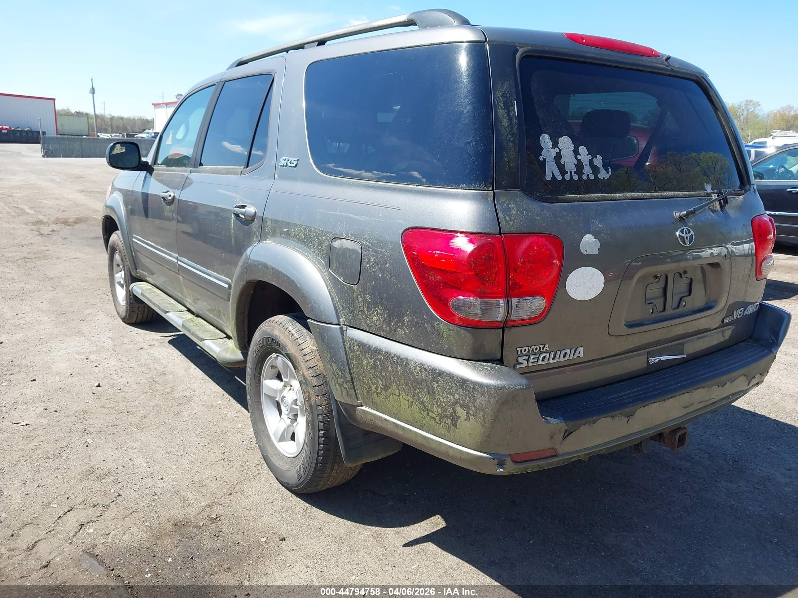 2005 Toyota Sequoia Sr5 V8 Silver vin: 5TDBT44A35S245311