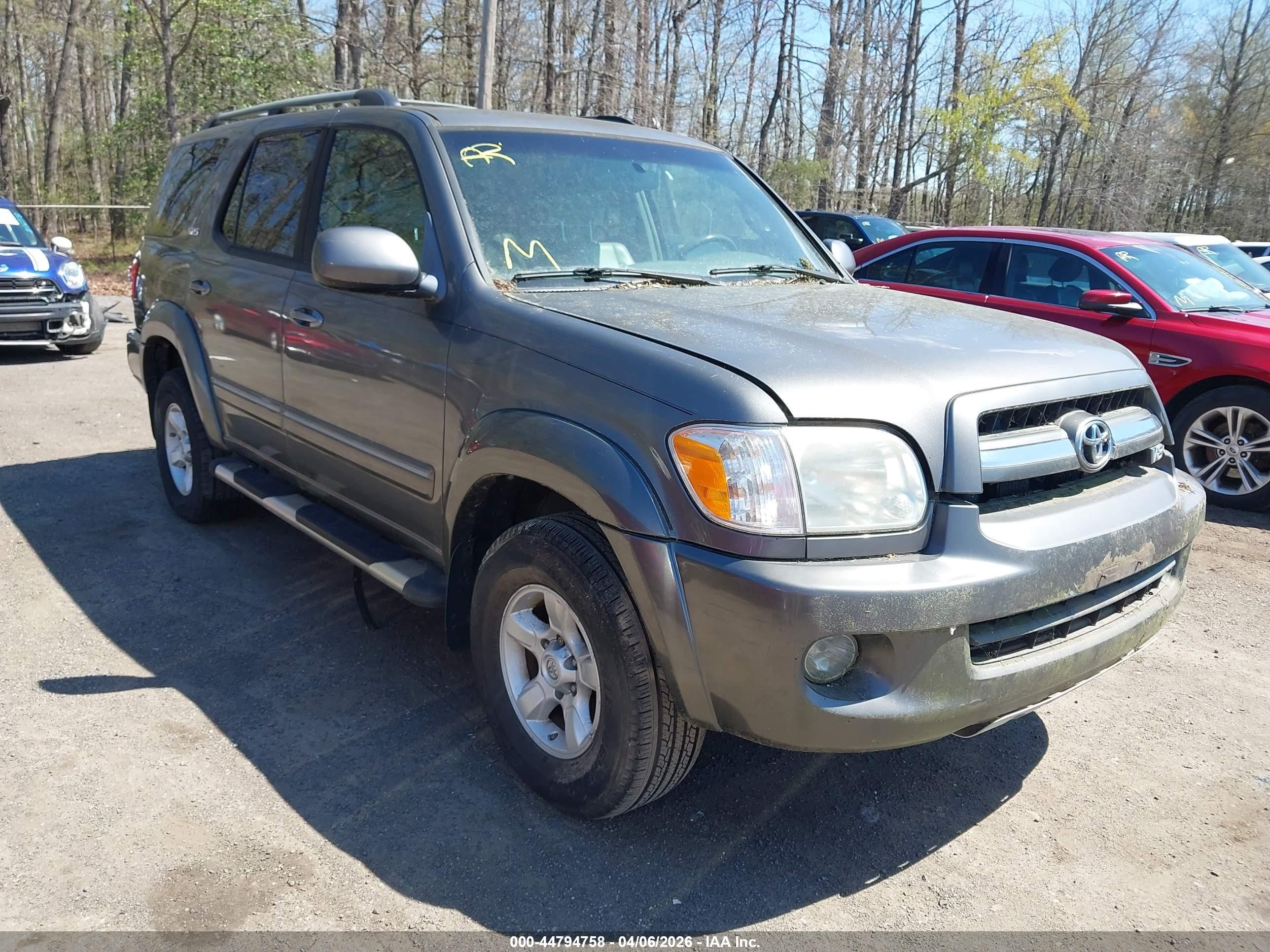2005 Toyota Sequoia Sr5 V8 Silver vin: 5TDBT44A35S245311