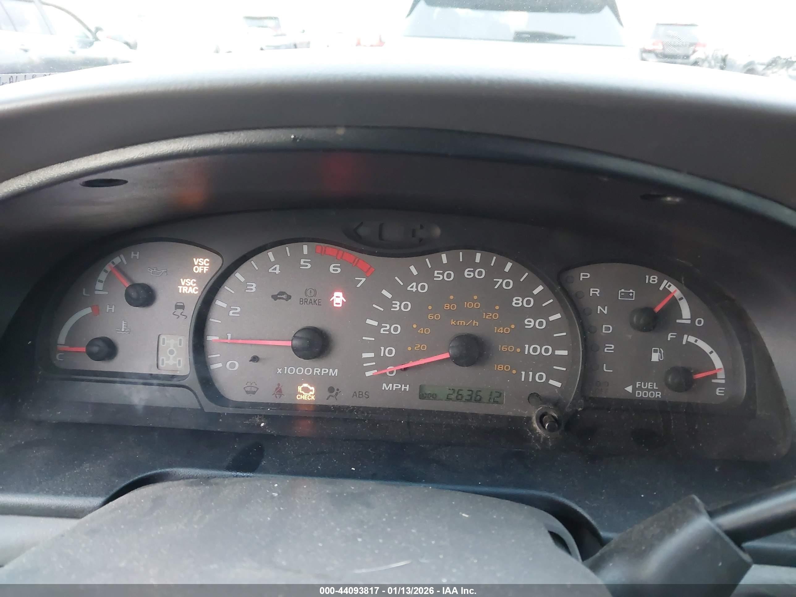 2001 Toyota Sequoia Sr5 V8 Серебряный vin: 5TDBT44A41S026500