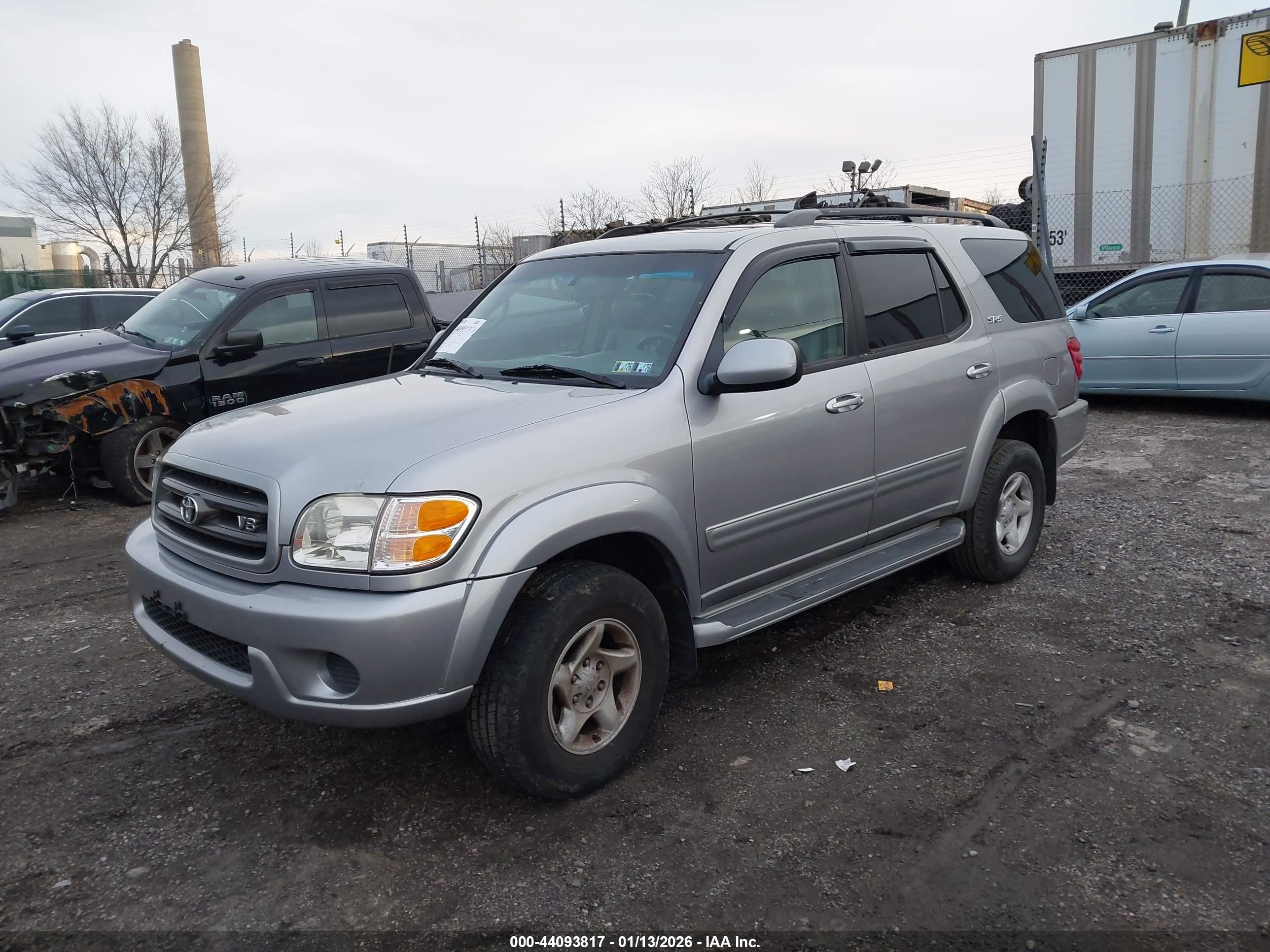 2001 Toyota Sequoia Sr5 V8 Серебряный vin: 5TDBT44A41S026500
