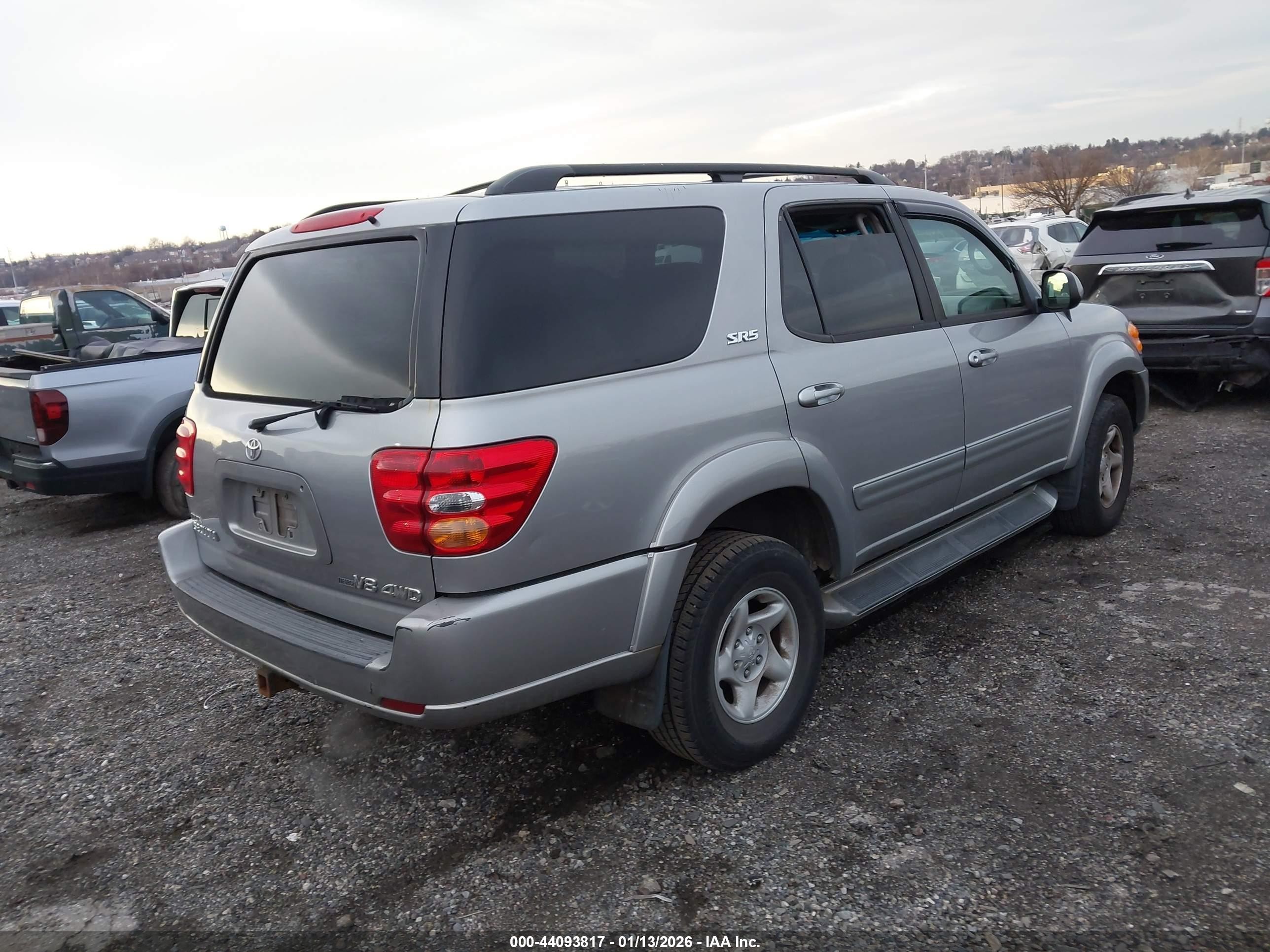 2001 Toyota Sequoia Sr5 V8 Серебряный vin: 5TDBT44A41S026500