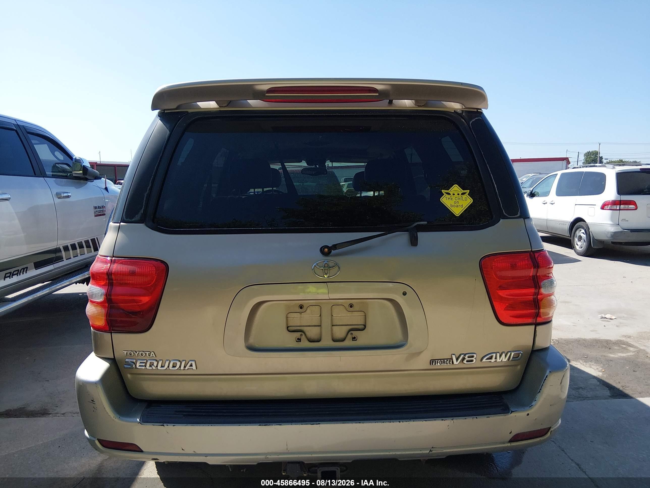 2003 Toyota Sequoia Sr5 V8 Beige vin: 5TDBT44A43S142251