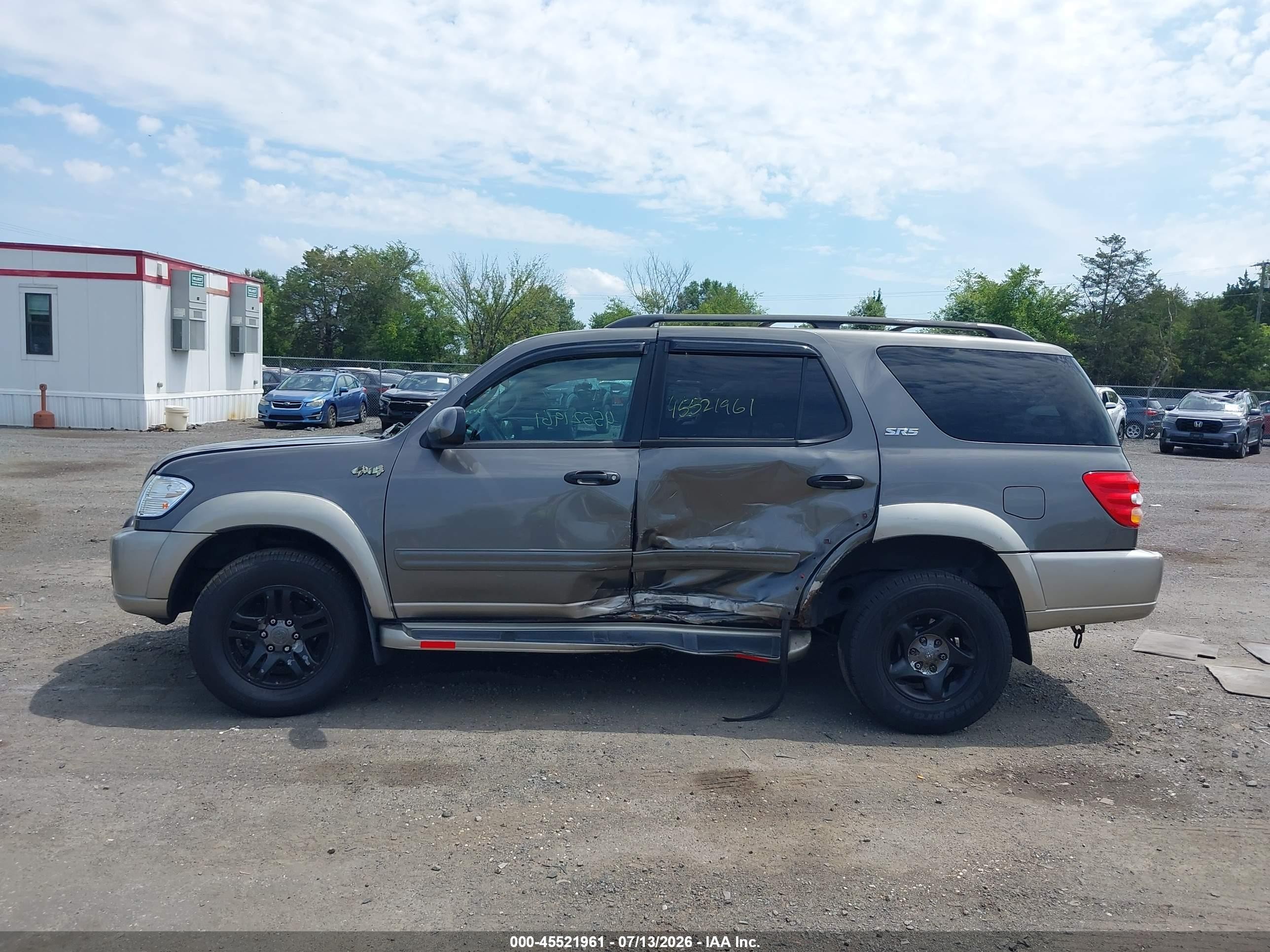 2004 Toyota Sequoia Sr5 V8 Серый vin: 5TDBT44A44S210890
