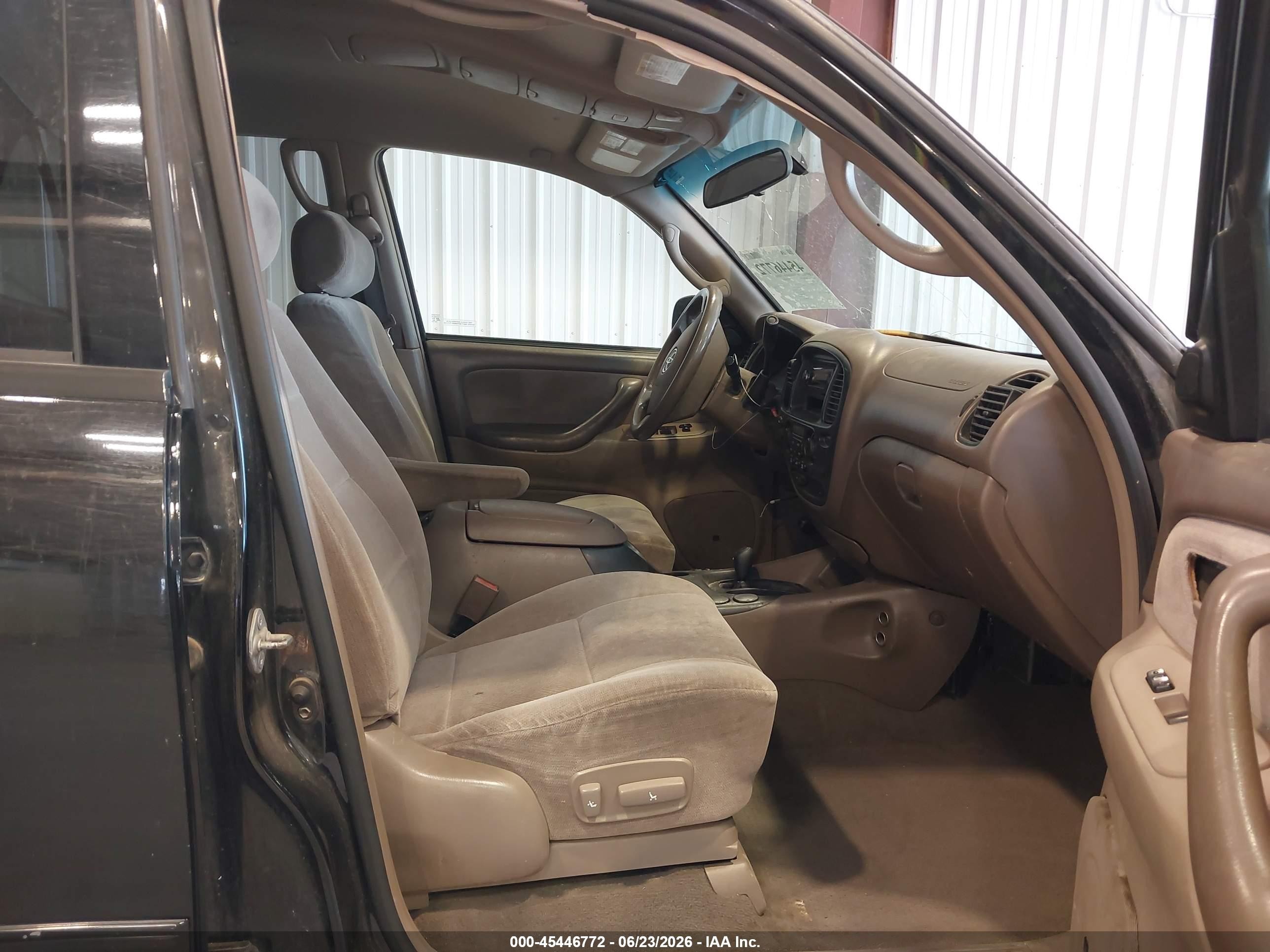 2004 Toyota Sequoia Sr5 V8 Черный vin: 5TDBT44A44S211750