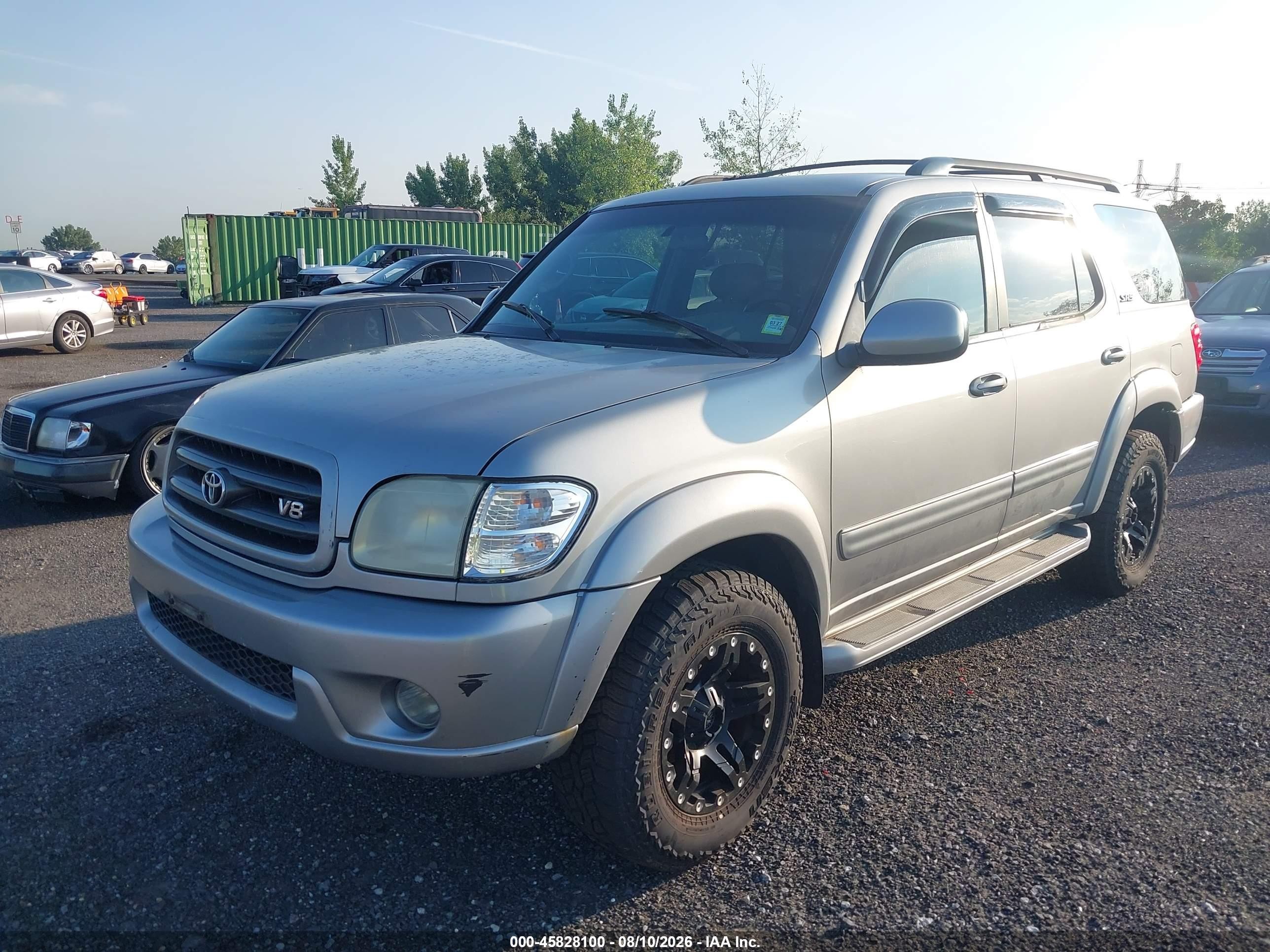 2004 Toyota Sequoia Sr5 V8 Silver vin: 5TDBT44A44S212400