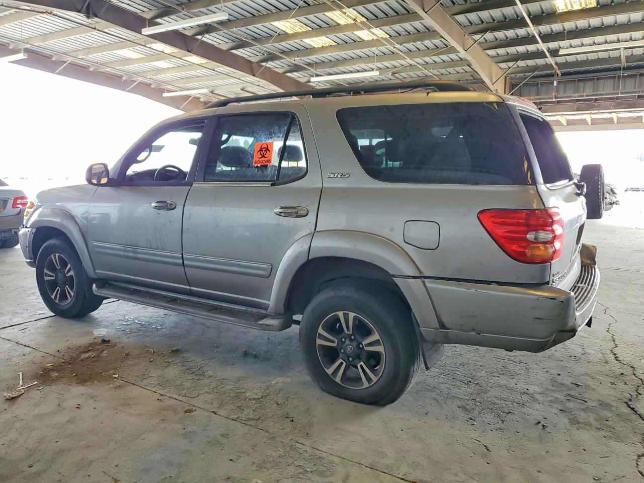 2004 Toyota Sequoia Sr5 Silver vin: 5TDBT44A44S212607