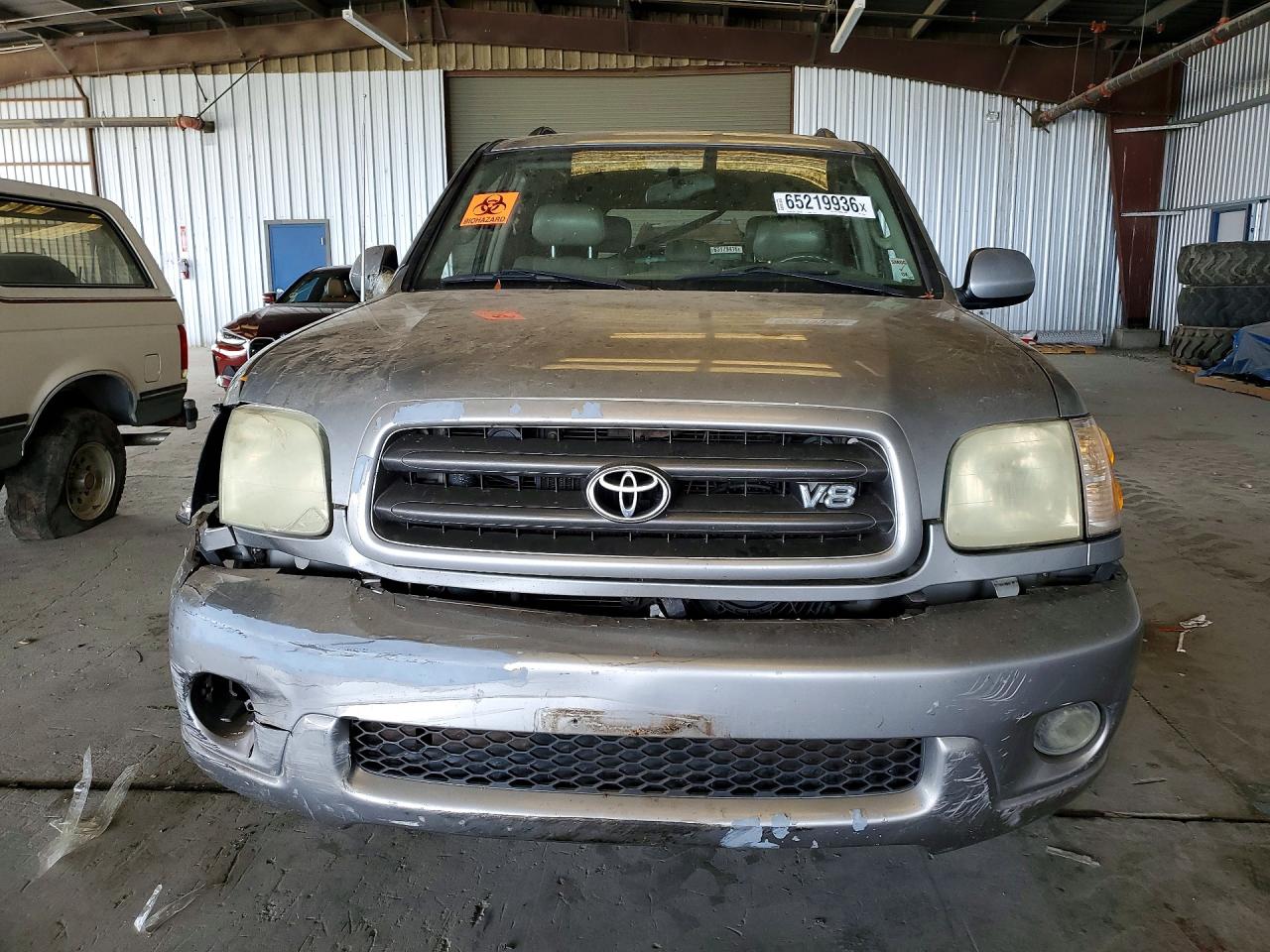 2004 Toyota Sequoia Sr5 Silver vin: 5TDBT44A44S212607