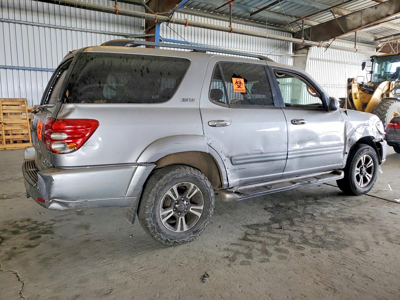 2004 Toyota Sequoia Sr5 Silver vin: 5TDBT44A44S212607