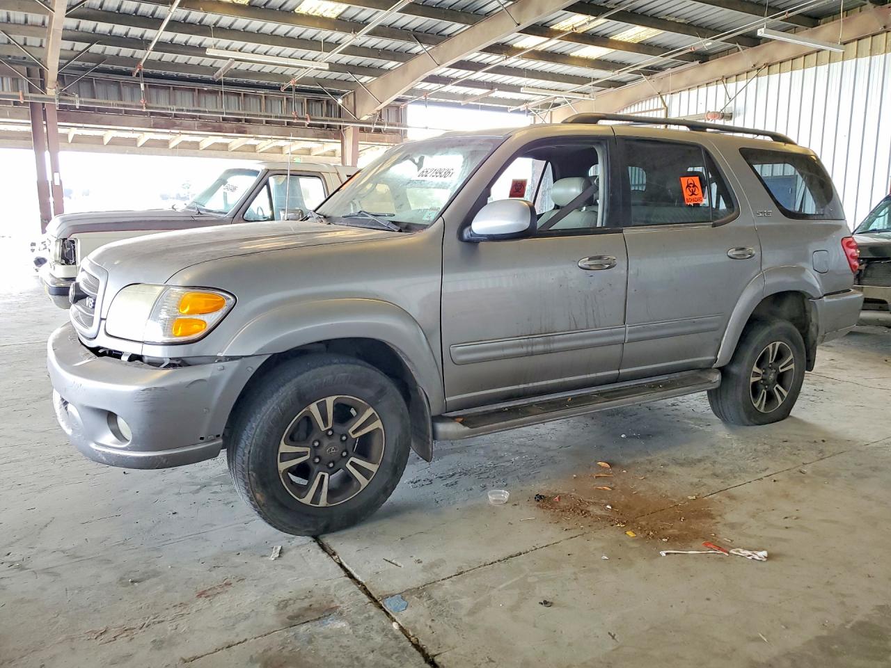 2004 Toyota Sequoia Sr5 Серебряный vin: 5TDBT44A44S212607