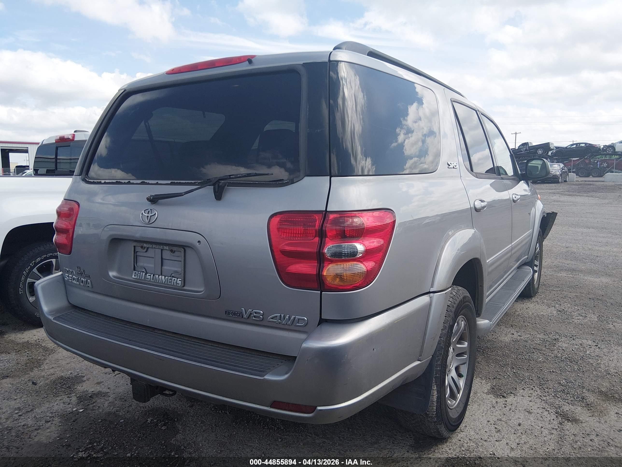 2004 Toyota Sequoia Sr5 V8 Silver vin: 5TDBT44A44S219170