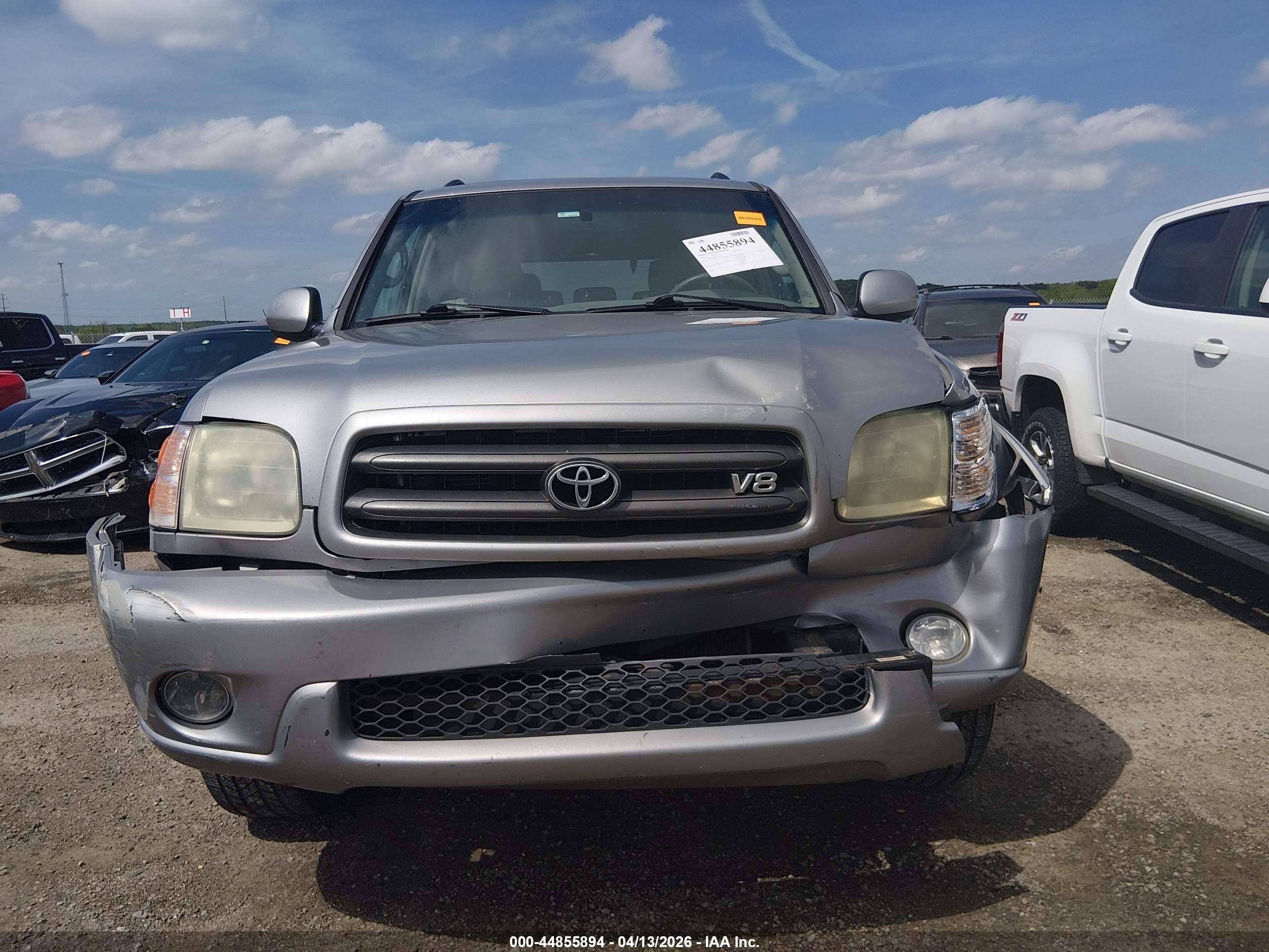 2004 Toyota Sequoia Sr5 V8 Silver vin: 5TDBT44A44S219170