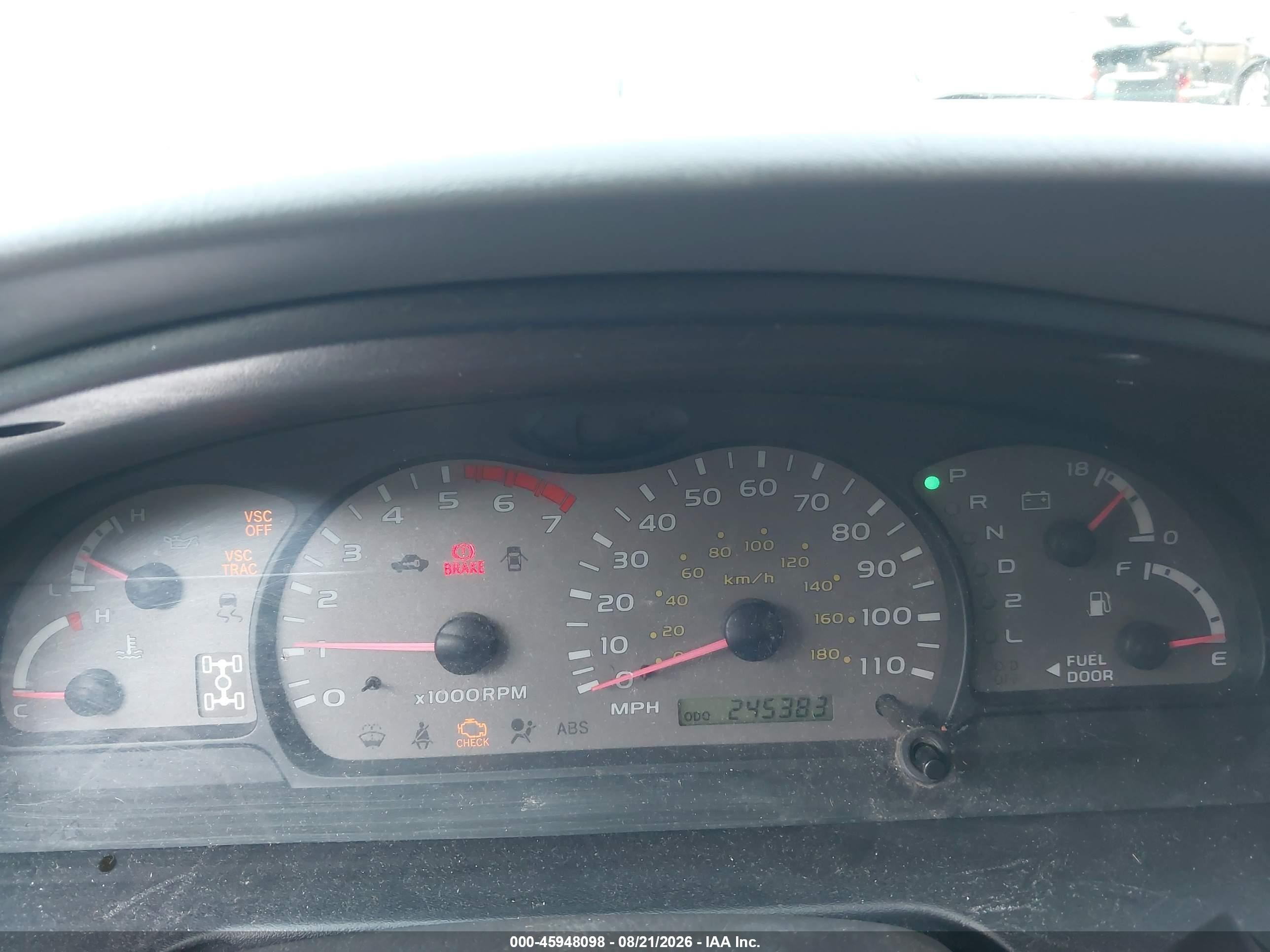 2004 Toyota Sequoia Sr5 V8 Белый vin: 5TDBT44A44S222098