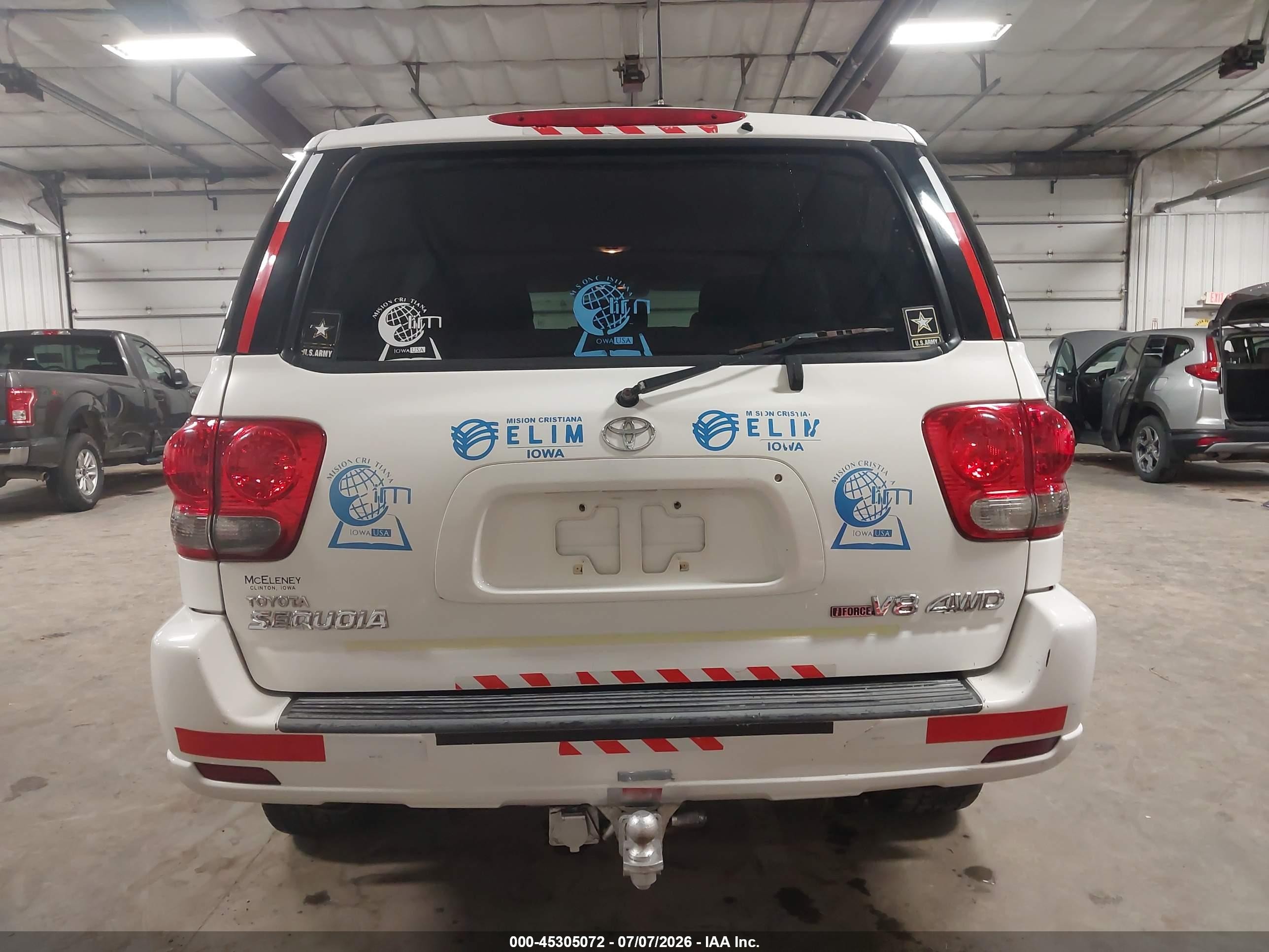 2007 Toyota Sequoia Sr5 V8 White vin: 5TDBT44A47S283780