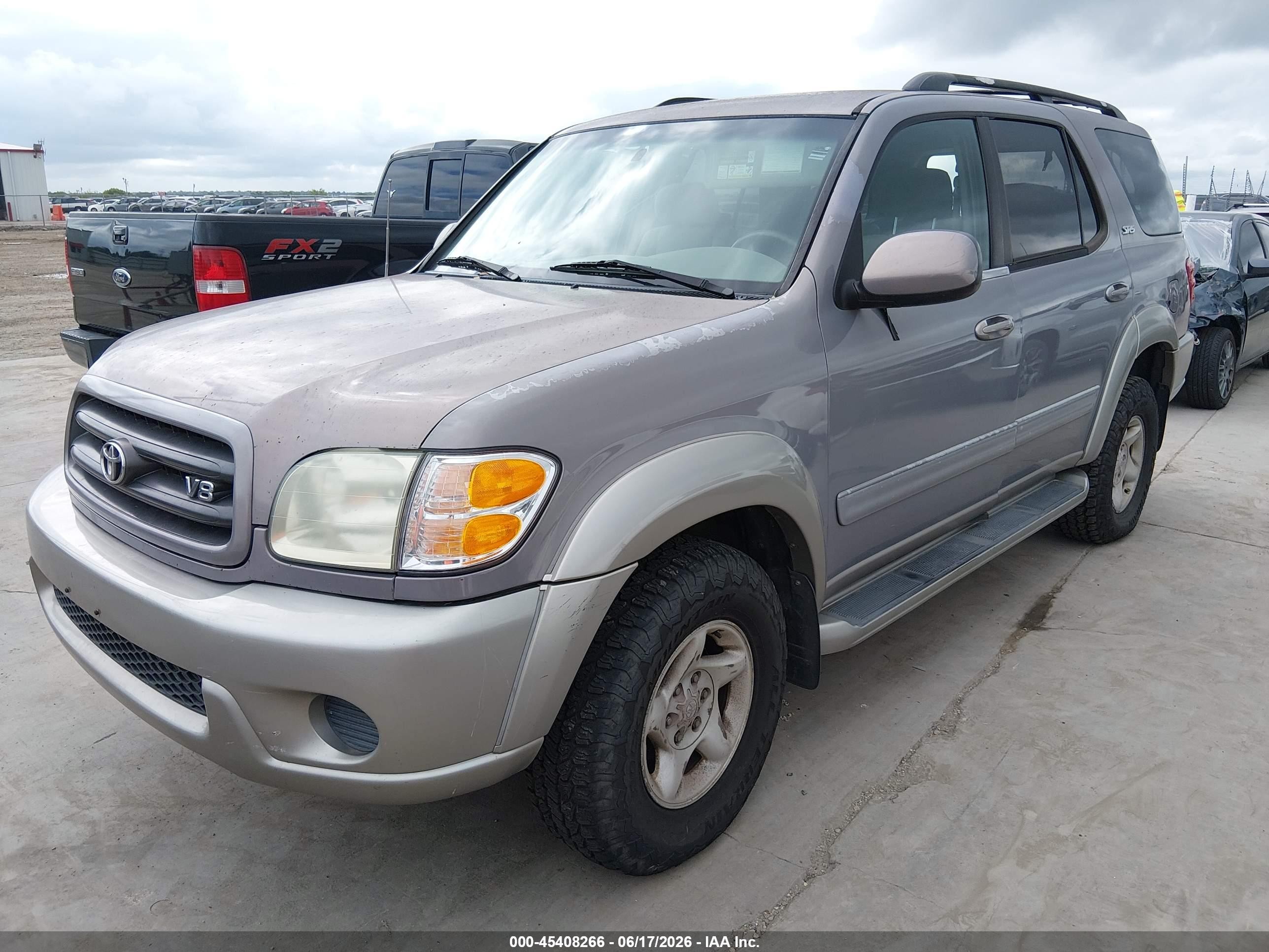 2002 Toyota Sequoia Sr5 V8 Gray vin: 5TDBT44A52S065310