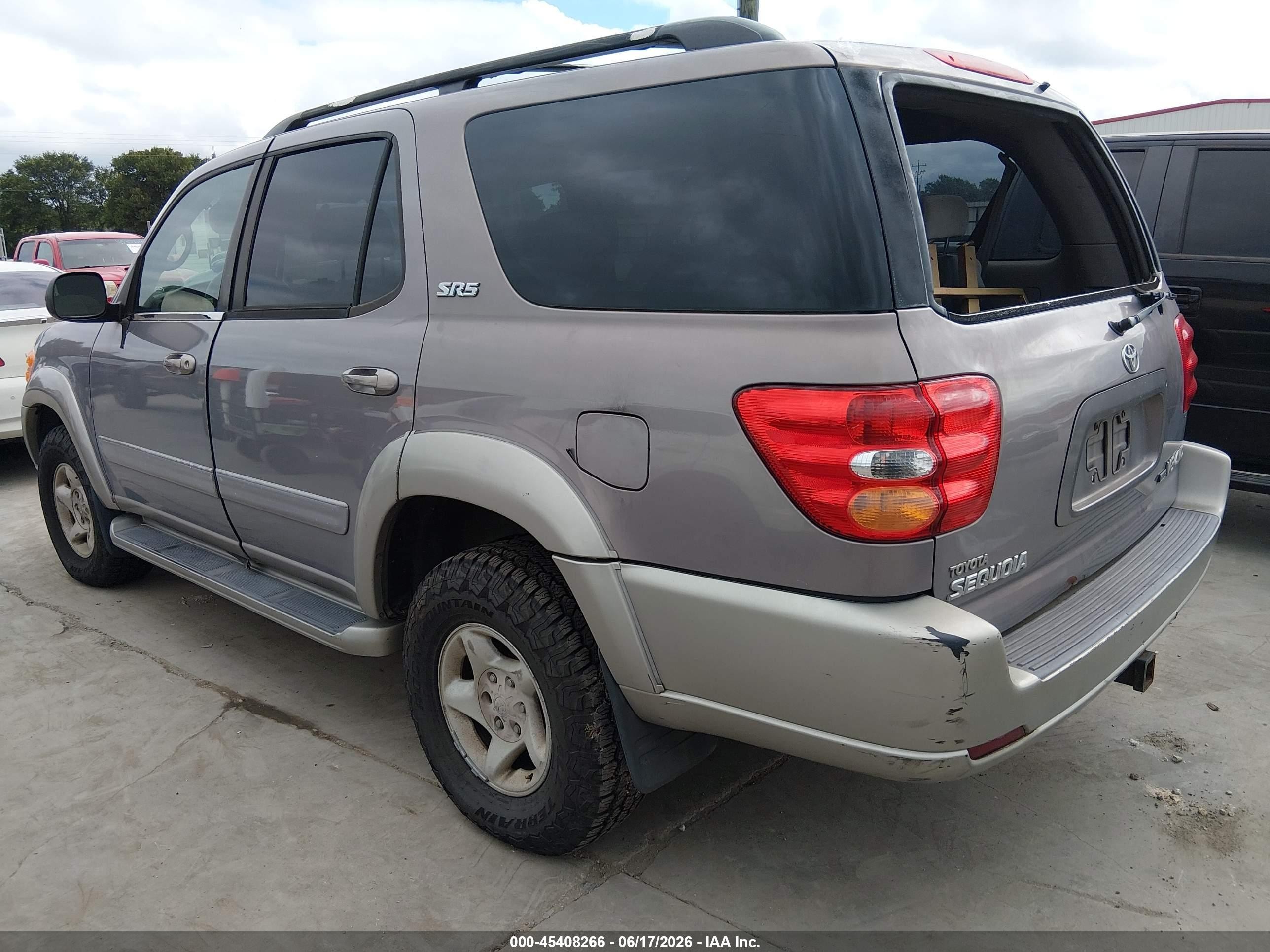 2002 Toyota Sequoia Sr5 V8 Gray vin: 5TDBT44A52S065310