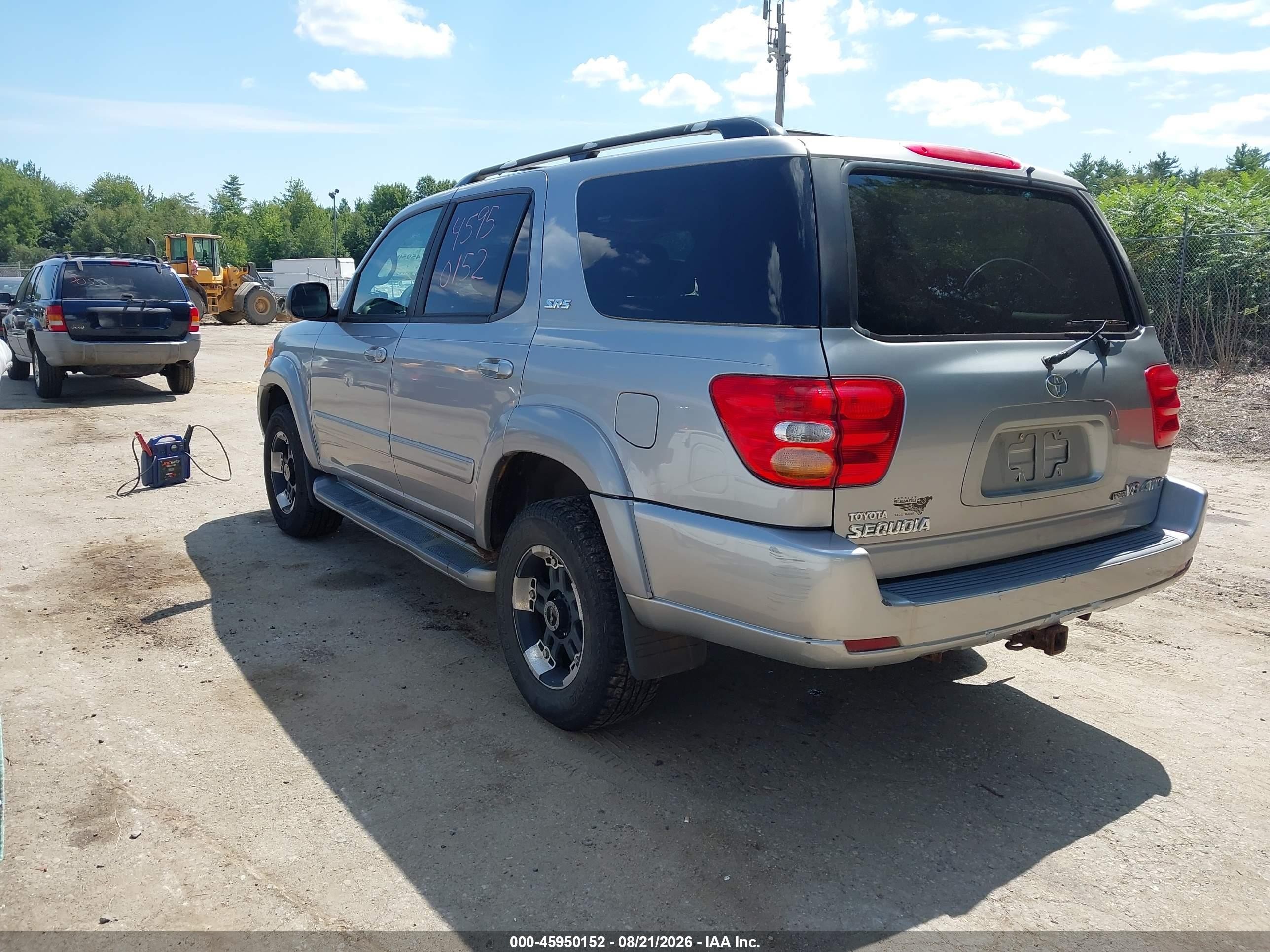 2002 Toyota Sequoia Sr5 V8 Silver vin: 5TDBT44A52S076730