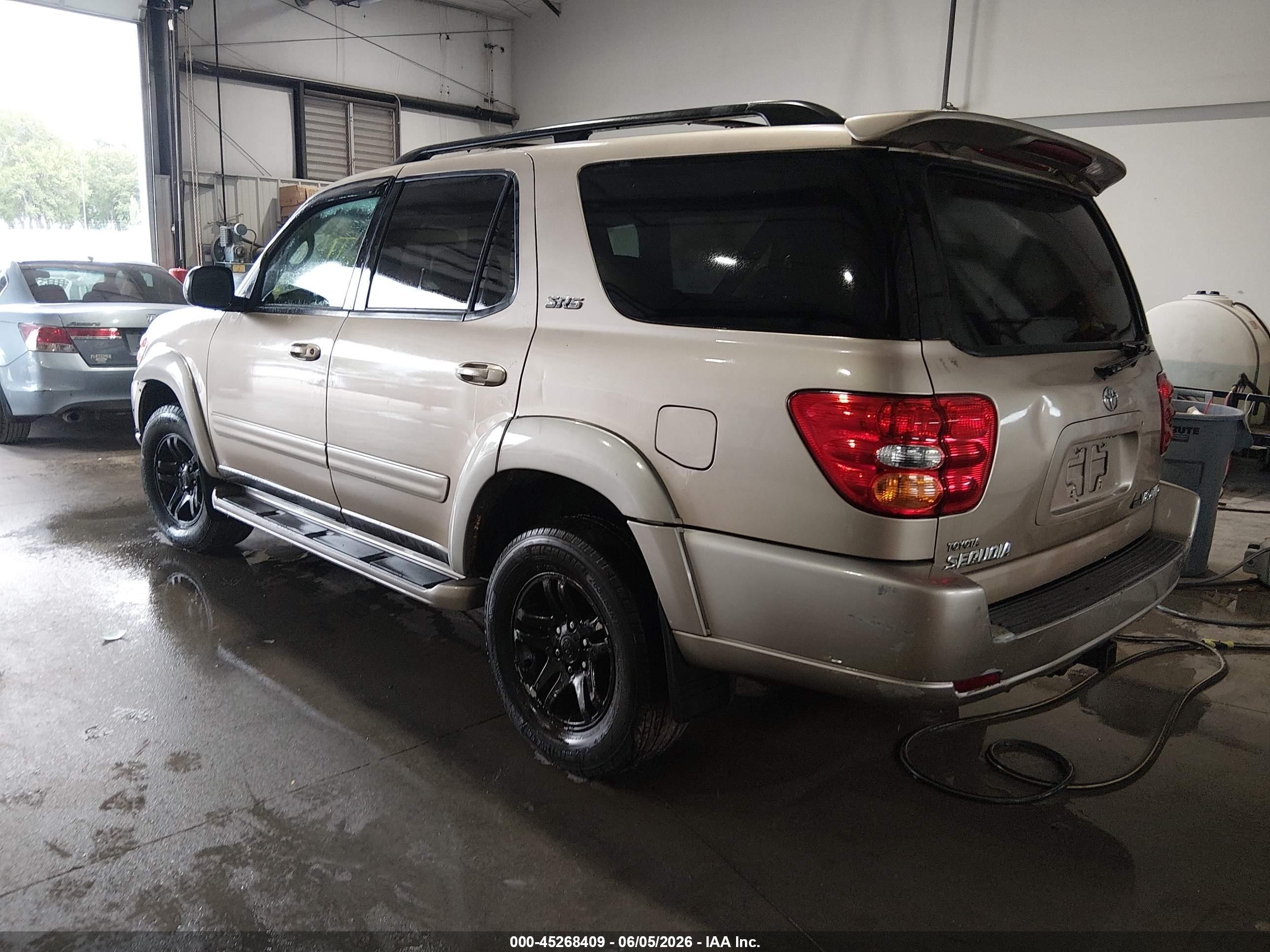 2003 Toyota Sequoia Sr5 V8 Beige vin: 5TDBT44A53S203445