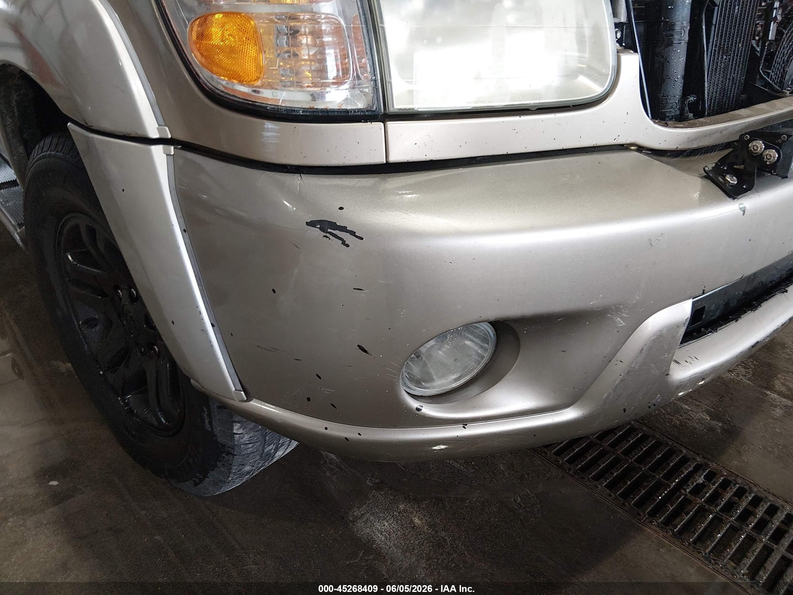 2003 Toyota Sequoia Sr5 V8 Beige vin: 5TDBT44A53S203445