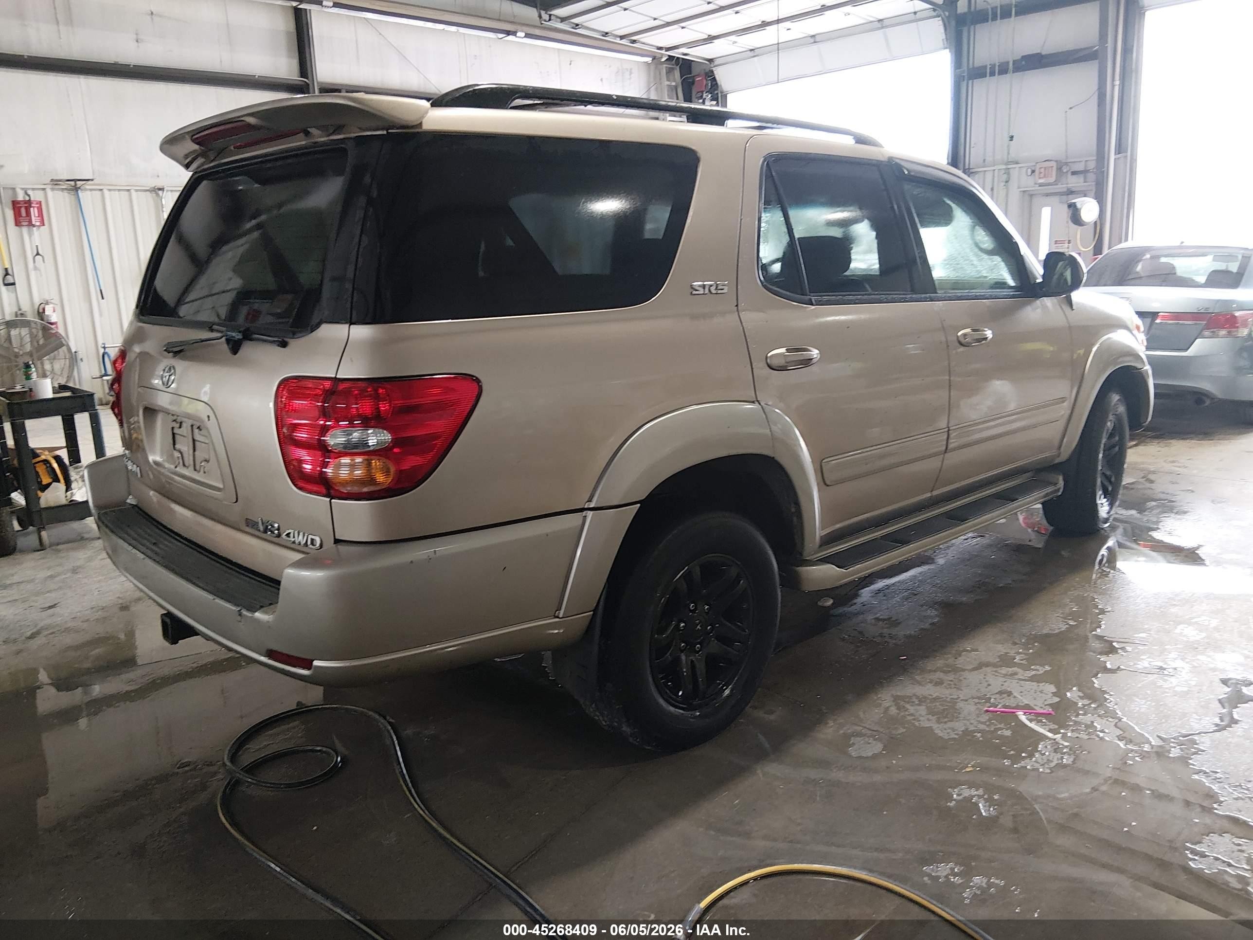 2003 Toyota Sequoia Sr5 V8 Beige vin: 5TDBT44A53S203445