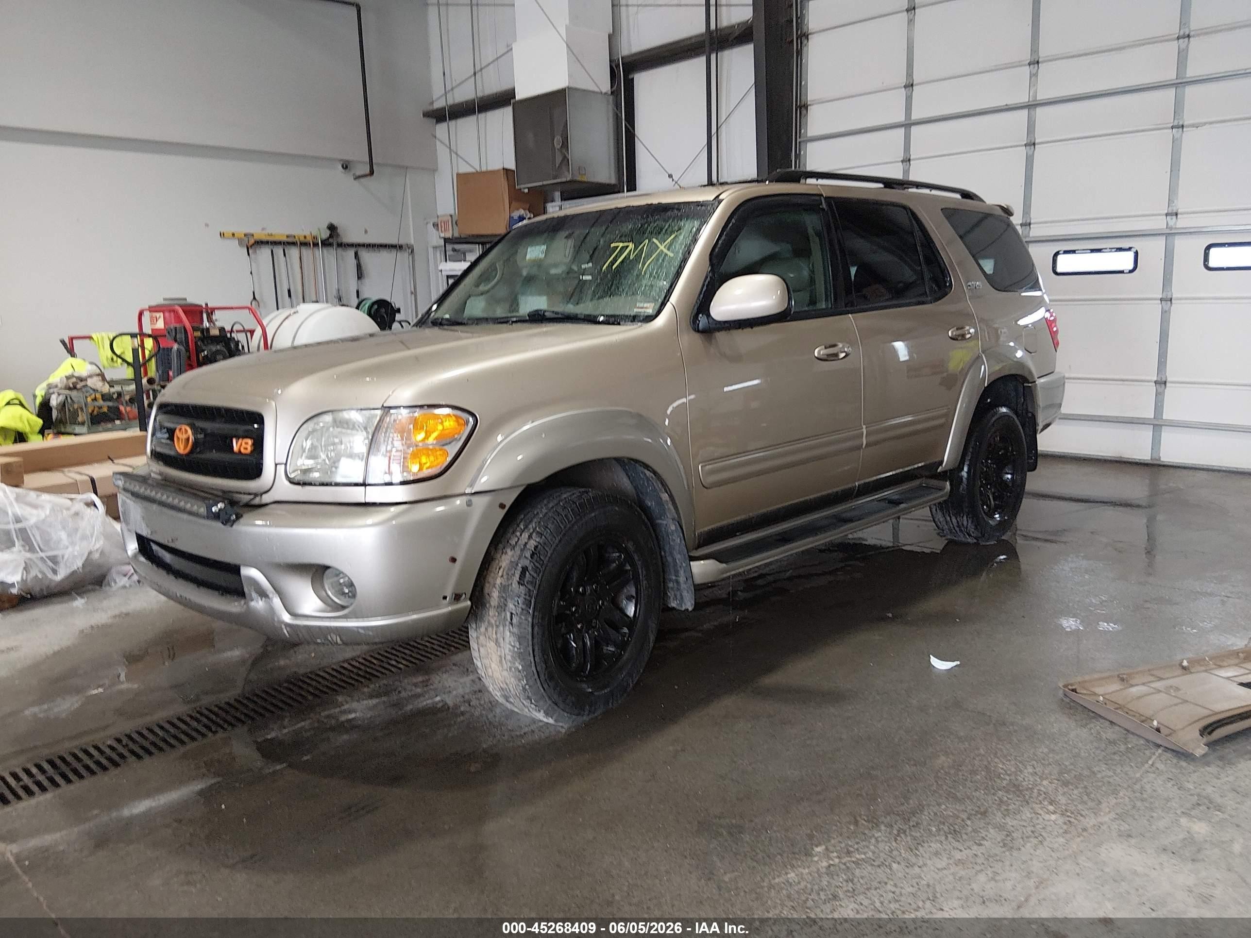 2003 Toyota Sequoia Sr5 V8 Beige vin: 5TDBT44A53S203445
