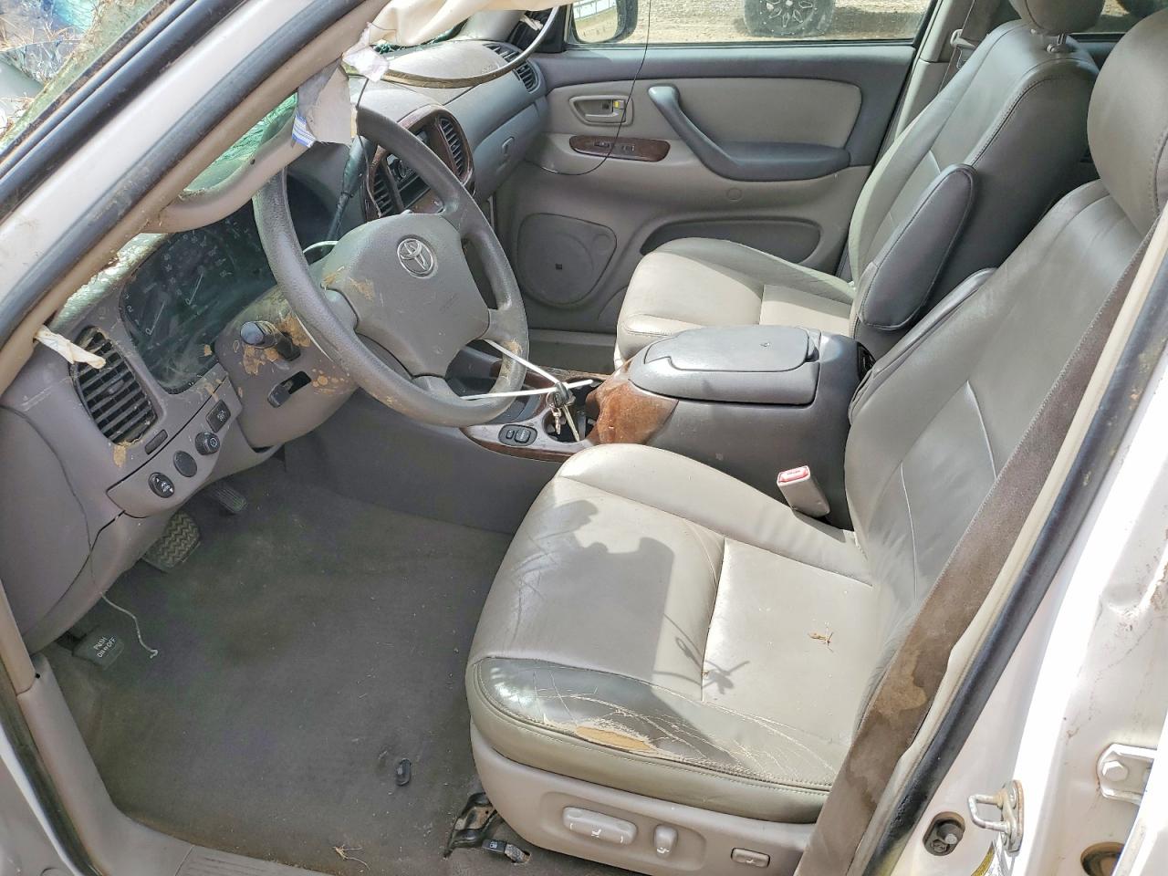 2005 Toyota Sequoia Sr5 White vin: 5TDBT44A55S241308