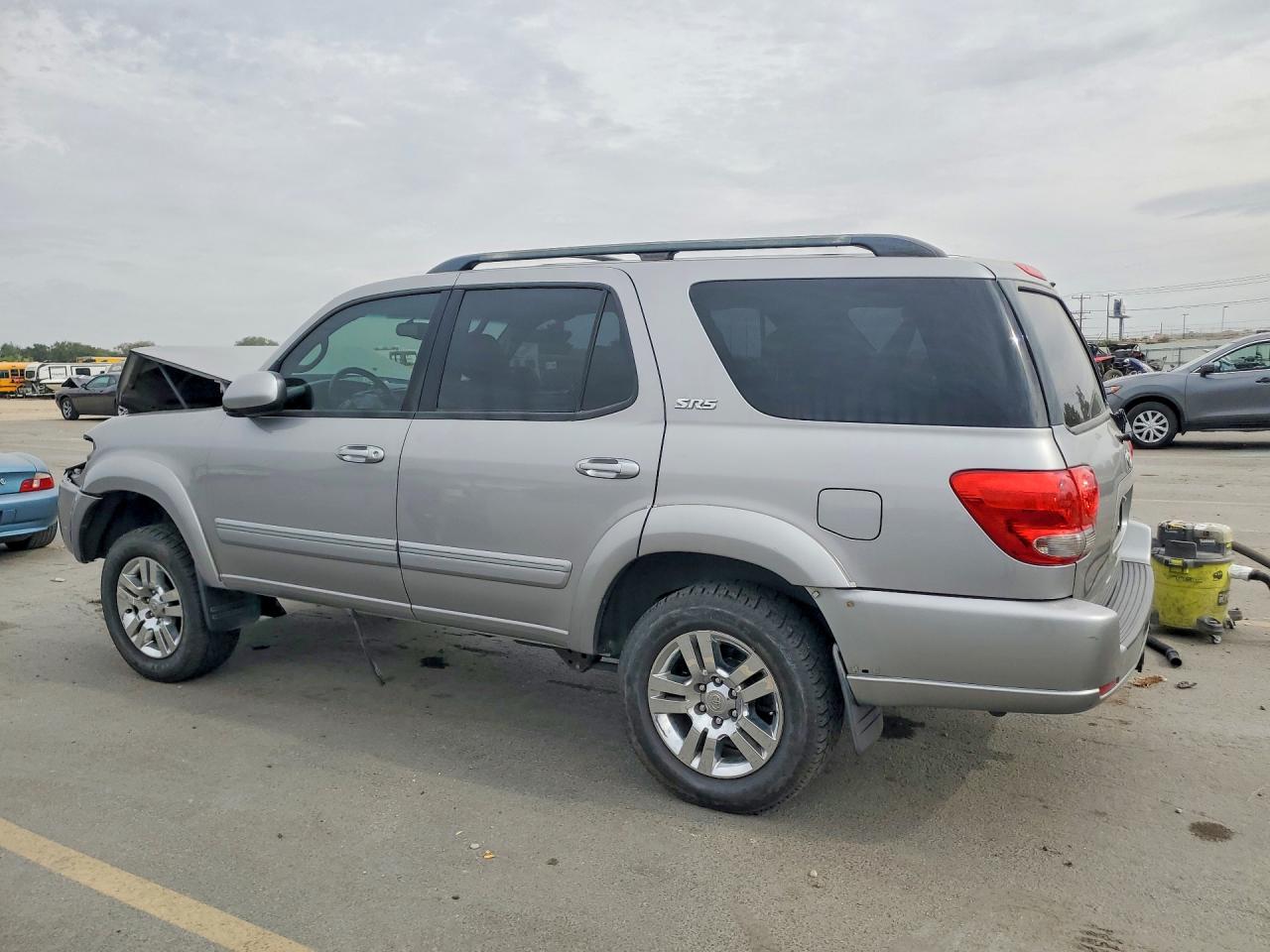 2005 Toyota Sequoia Sr5 Silver vin: 5TDBT44A55S254754