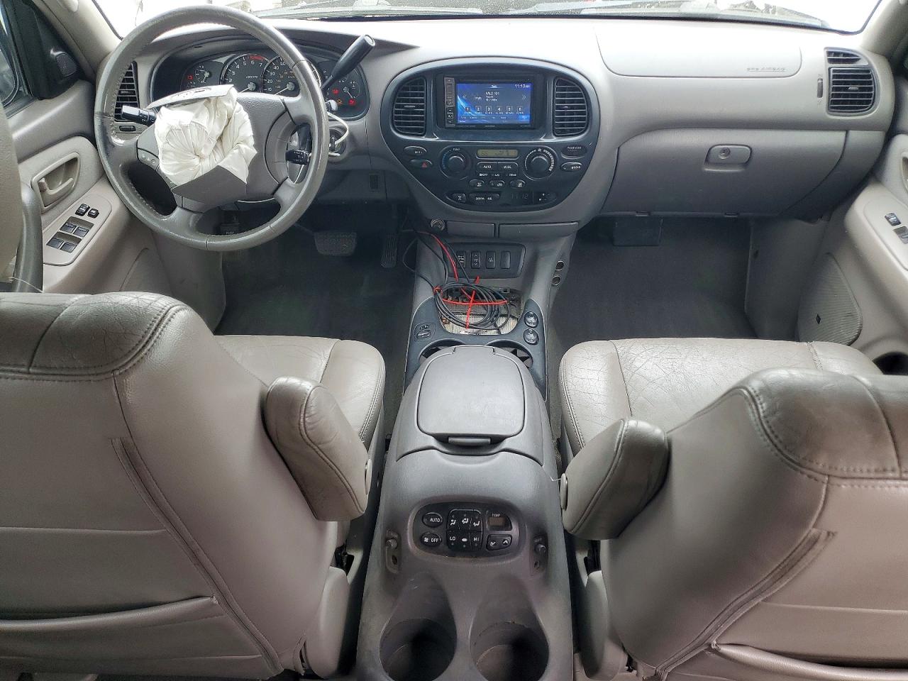 2005 Toyota Sequoia Sr5 Silver vin: 5TDBT44A55S254754