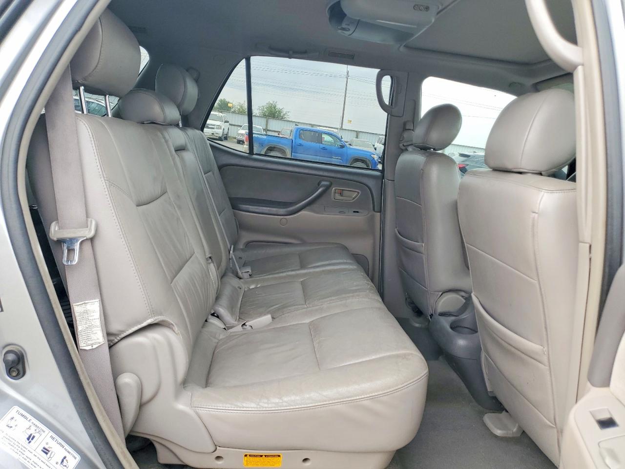 2005 Toyota Sequoia Sr5 Silver vin: 5TDBT44A55S254754