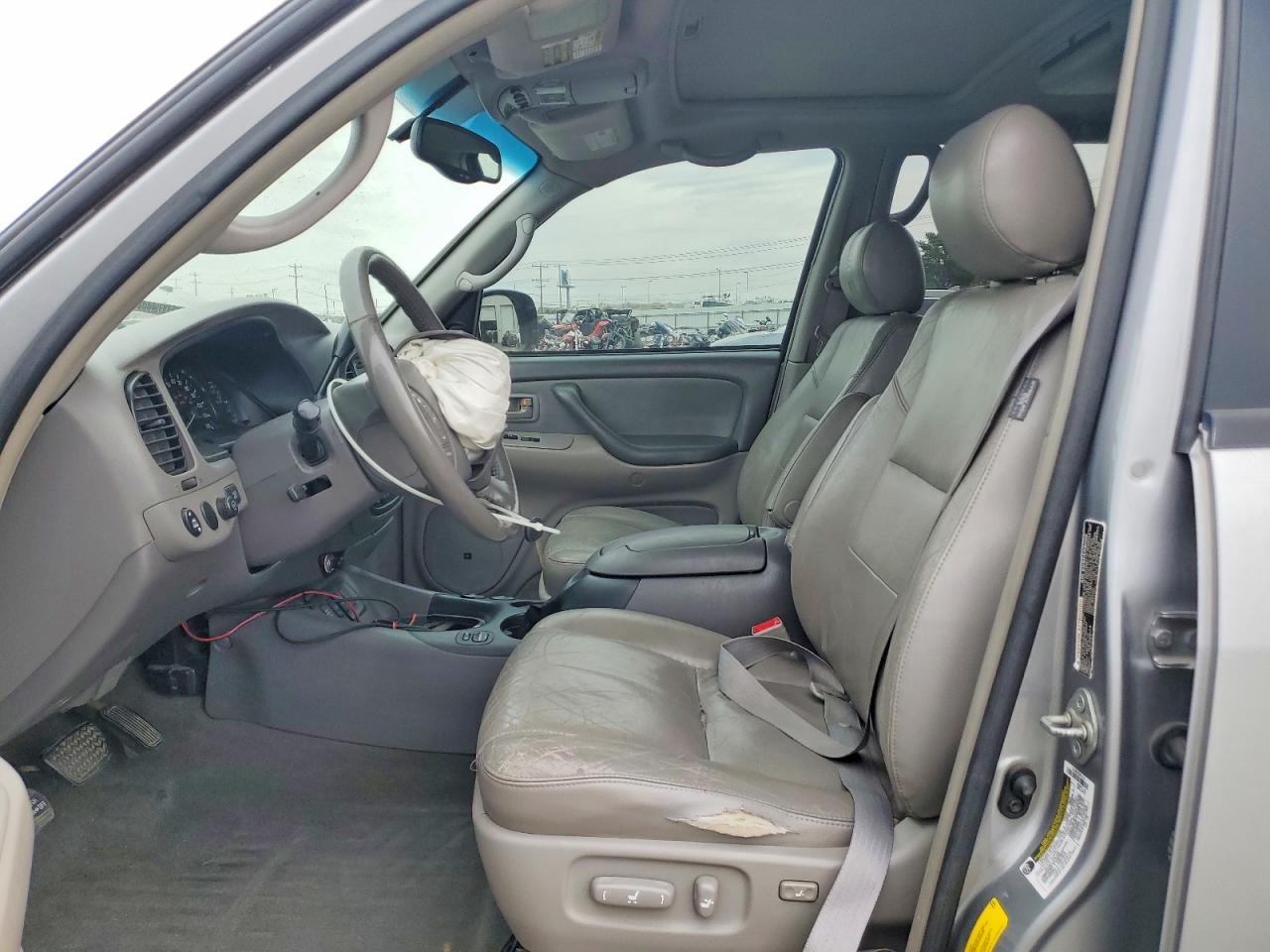 2005 Toyota Sequoia Sr5 Silver vin: 5TDBT44A55S254754