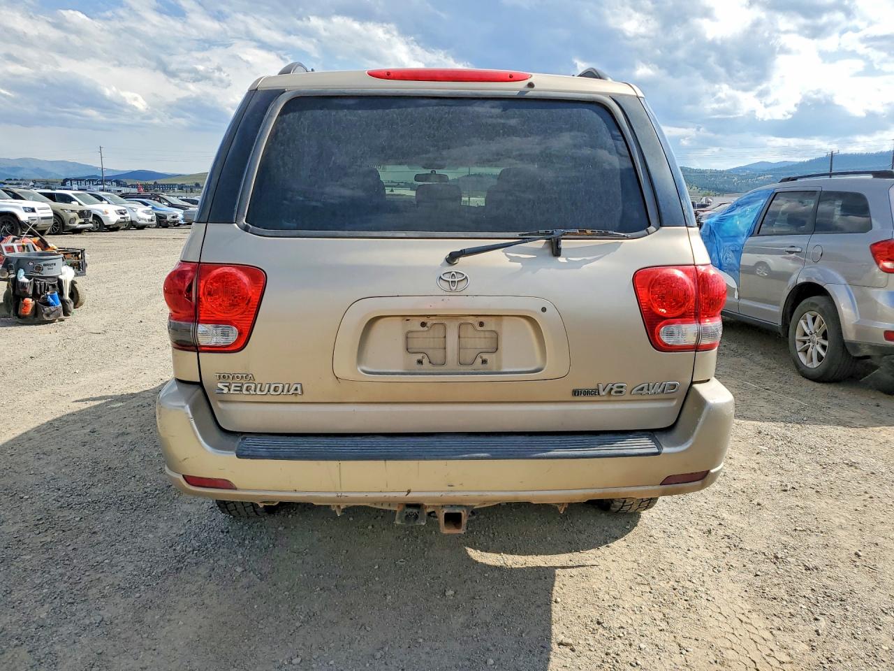 2007 Toyota Sequoia Sr5 Gold vin: 5TDBT44A57S285036