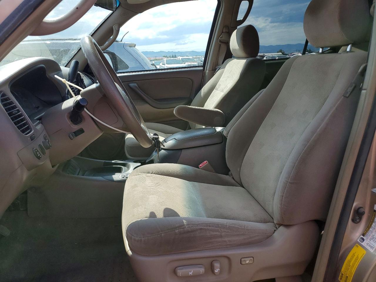 2007 Toyota Sequoia Sr5 Gold vin: 5TDBT44A57S285036