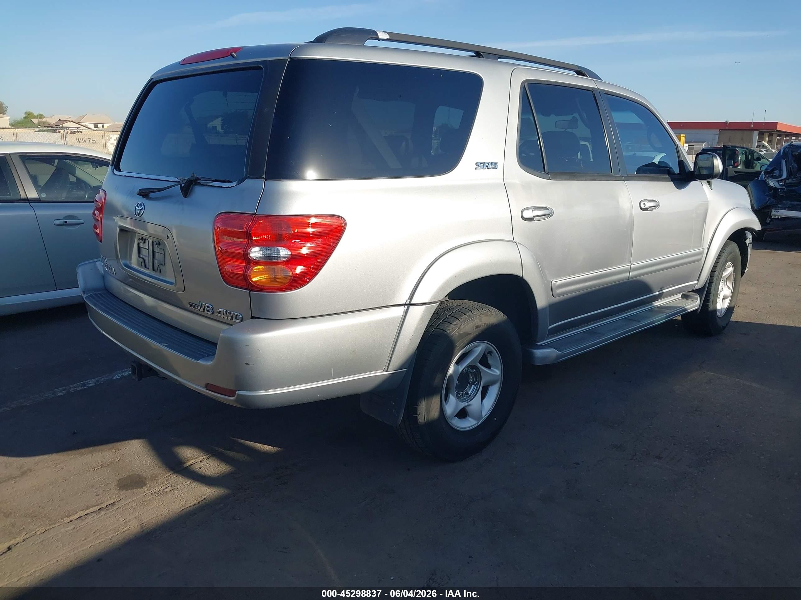 2001 Toyota Sequoia Sr5 V8 Золотой vin: 5TDBT44A61S033089