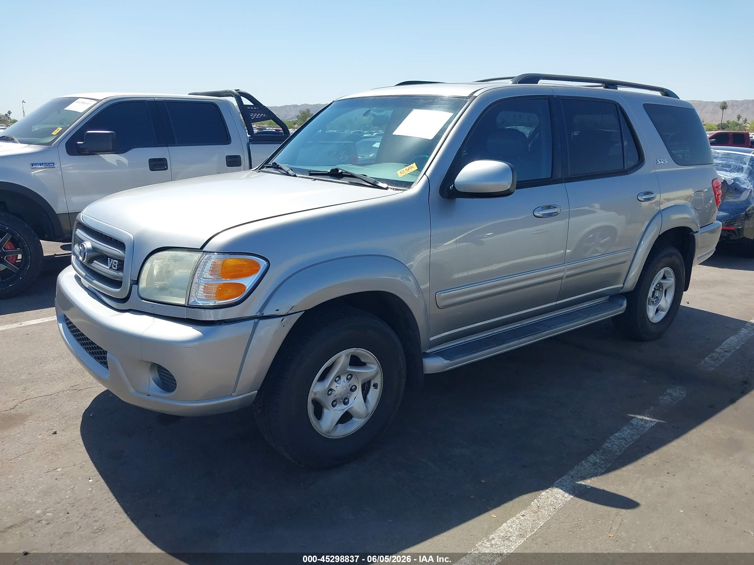2001 Toyota Sequoia Sr5 V8 Золотой vin: 5TDBT44A61S033089