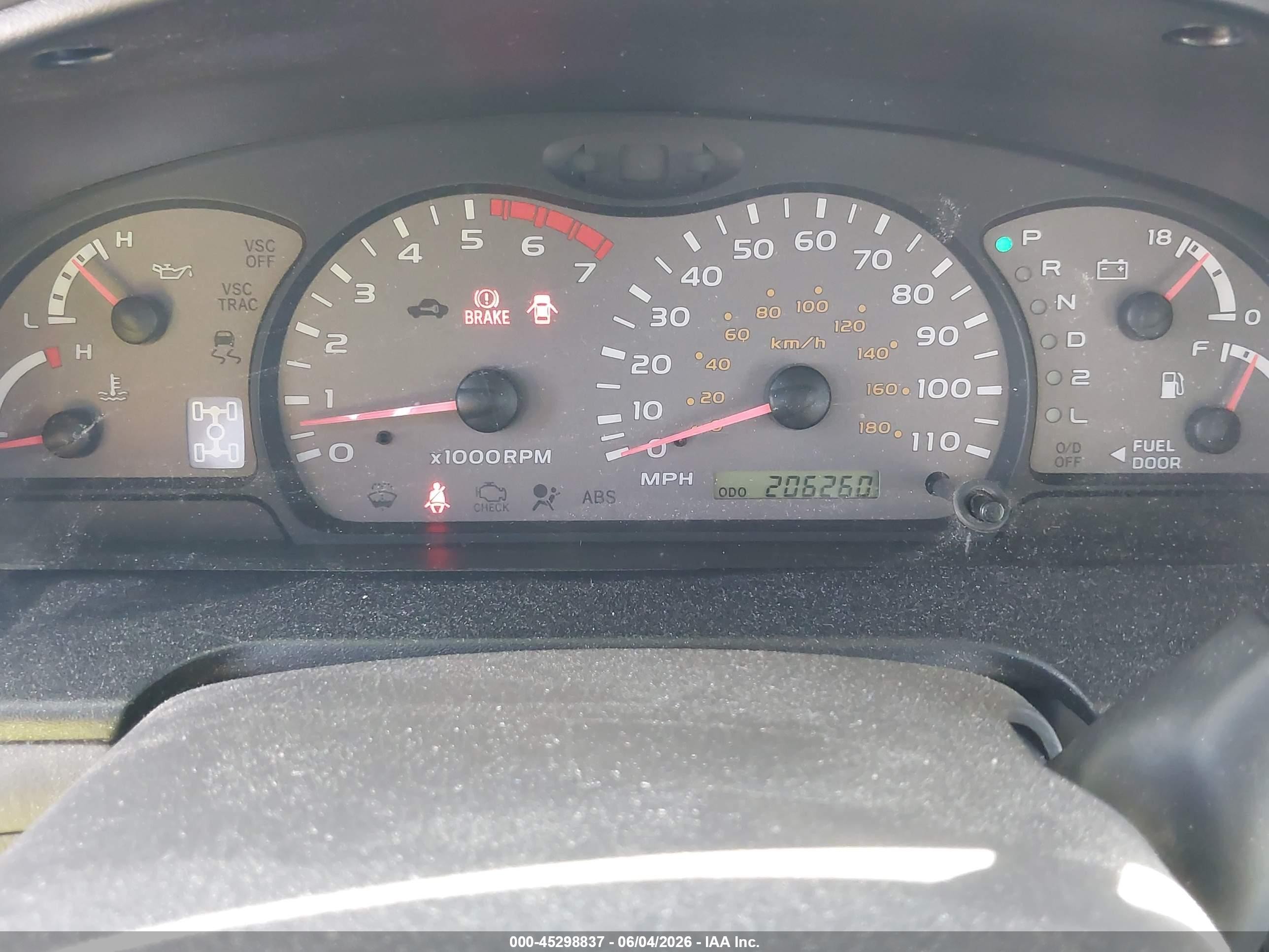 2001 Toyota Sequoia Sr5 V8 Золотой vin: 5TDBT44A61S033089