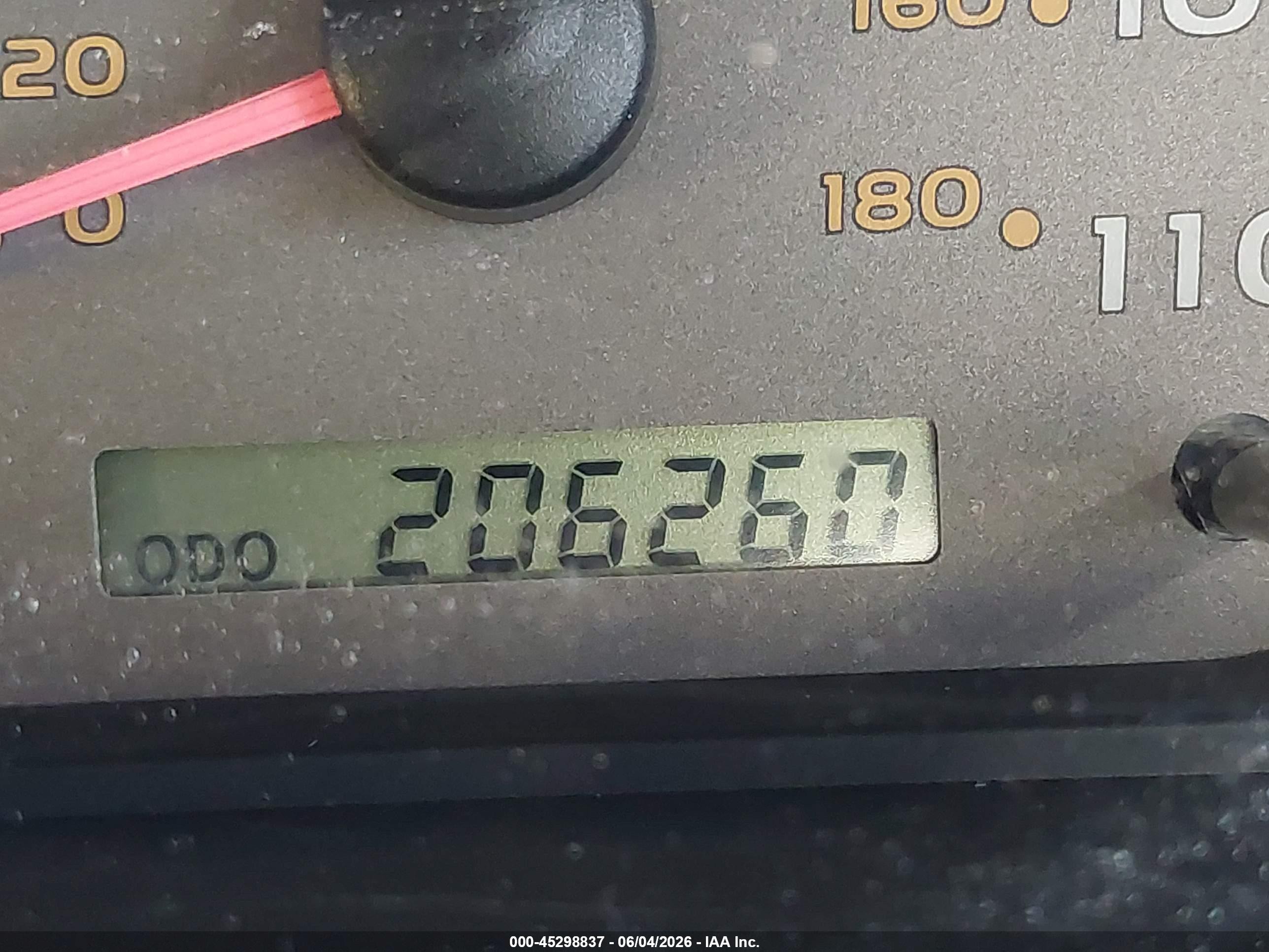 2001 Toyota Sequoia Sr5 V8 Золотой vin: 5TDBT44A61S033089