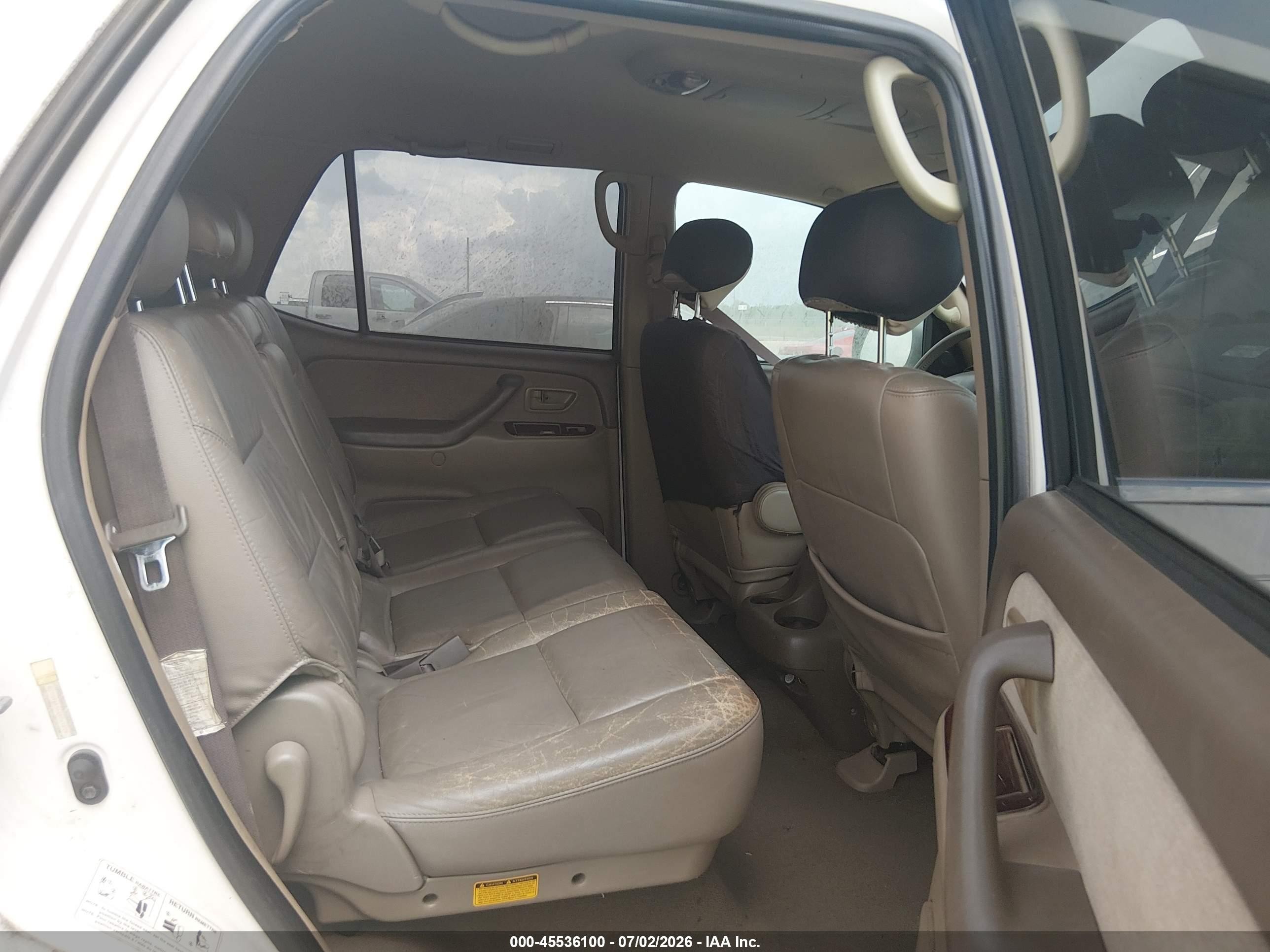 2001 Toyota Sequoia Sr5 V8 White vin: 5TDBT44A61S041855