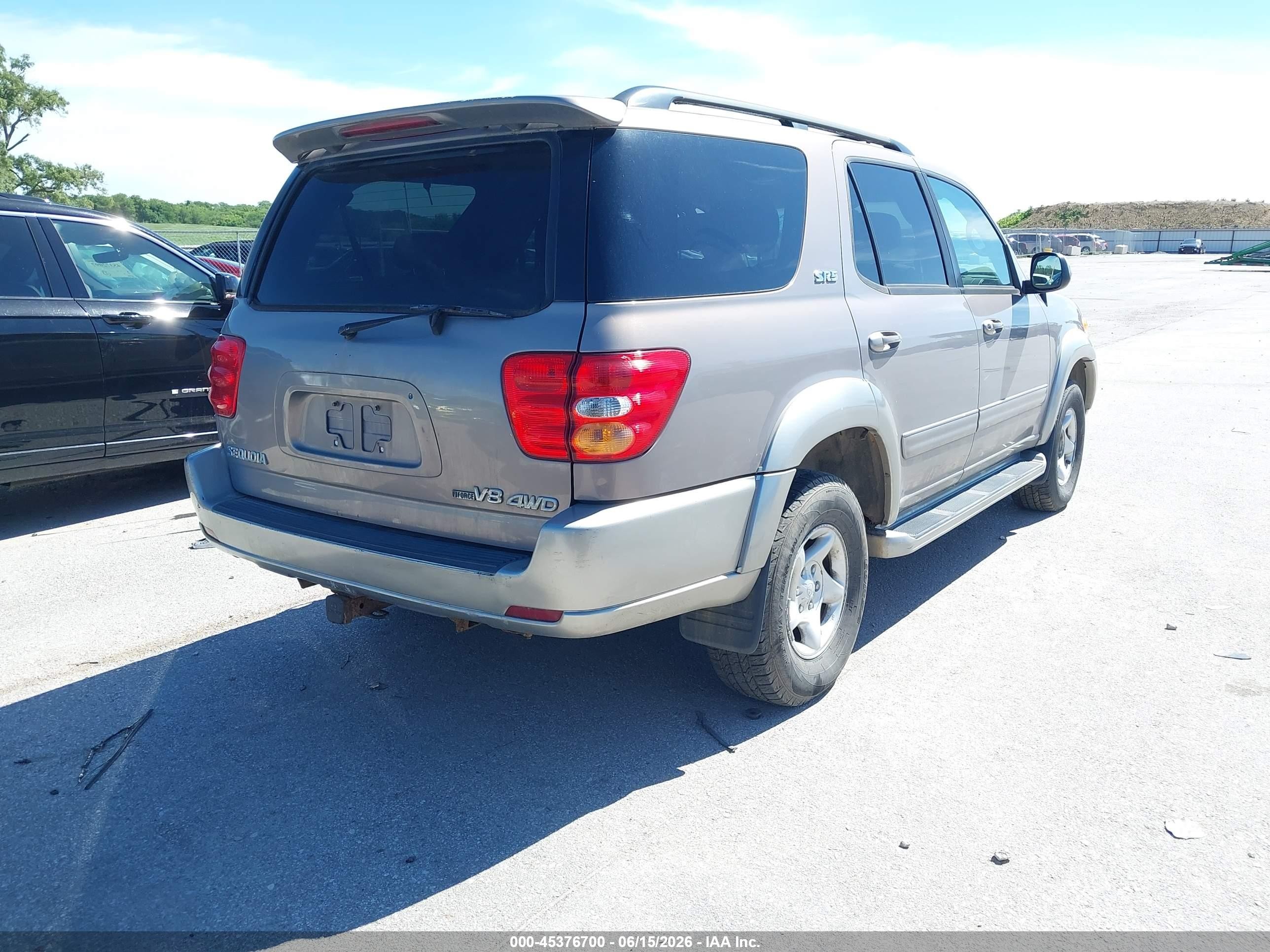 2002 Toyota Sequoia Sr5 V8 Beige vin: 5TDBT44A62S073478