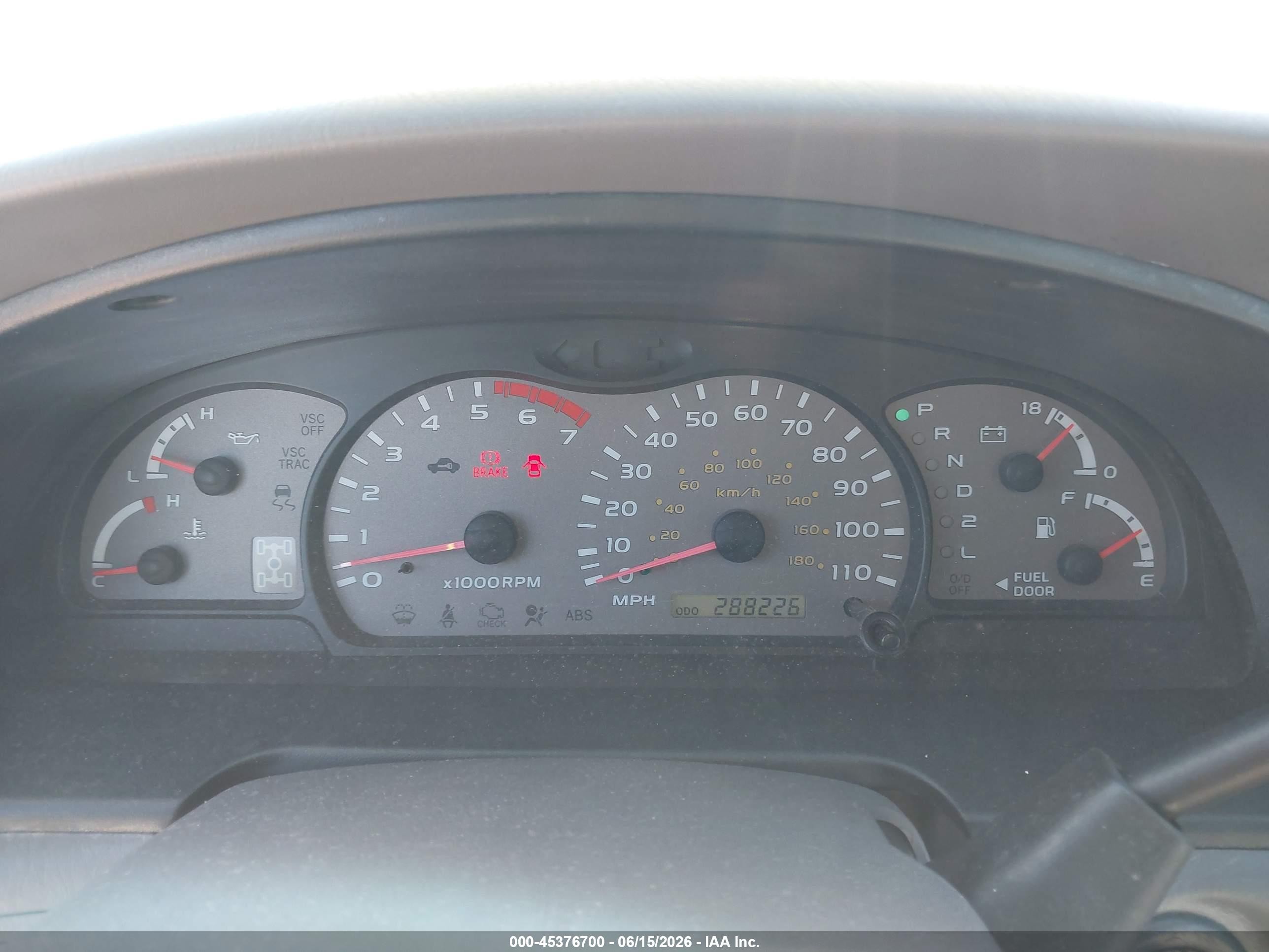 2002 Toyota Sequoia Sr5 V8 Beige vin: 5TDBT44A62S073478